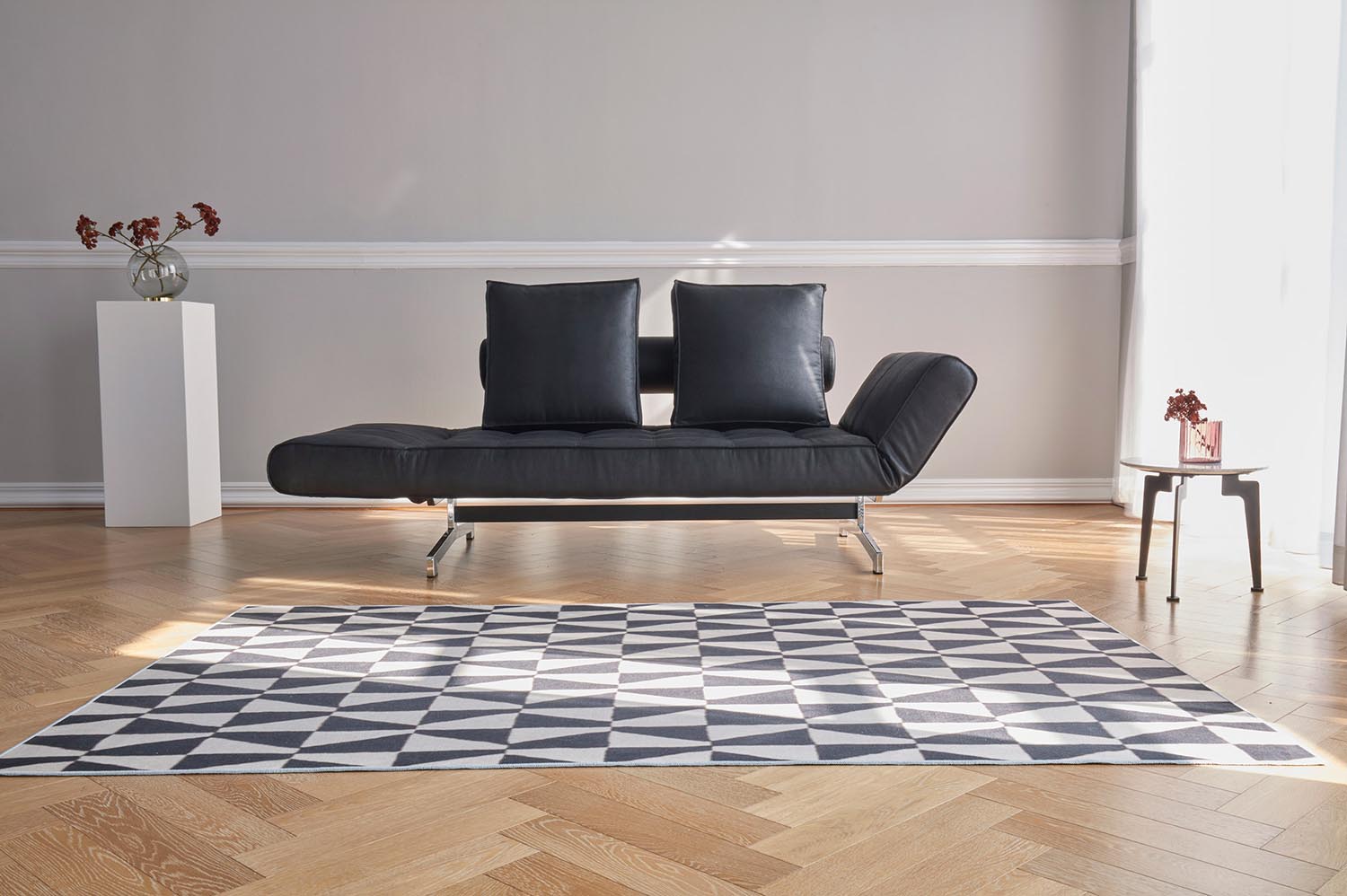 Erleben Sie das Ghia Klappsofa 80 Chrom von Innovation Living – stilvolles Design trifft Funktionalität für Ihr Zuhause.