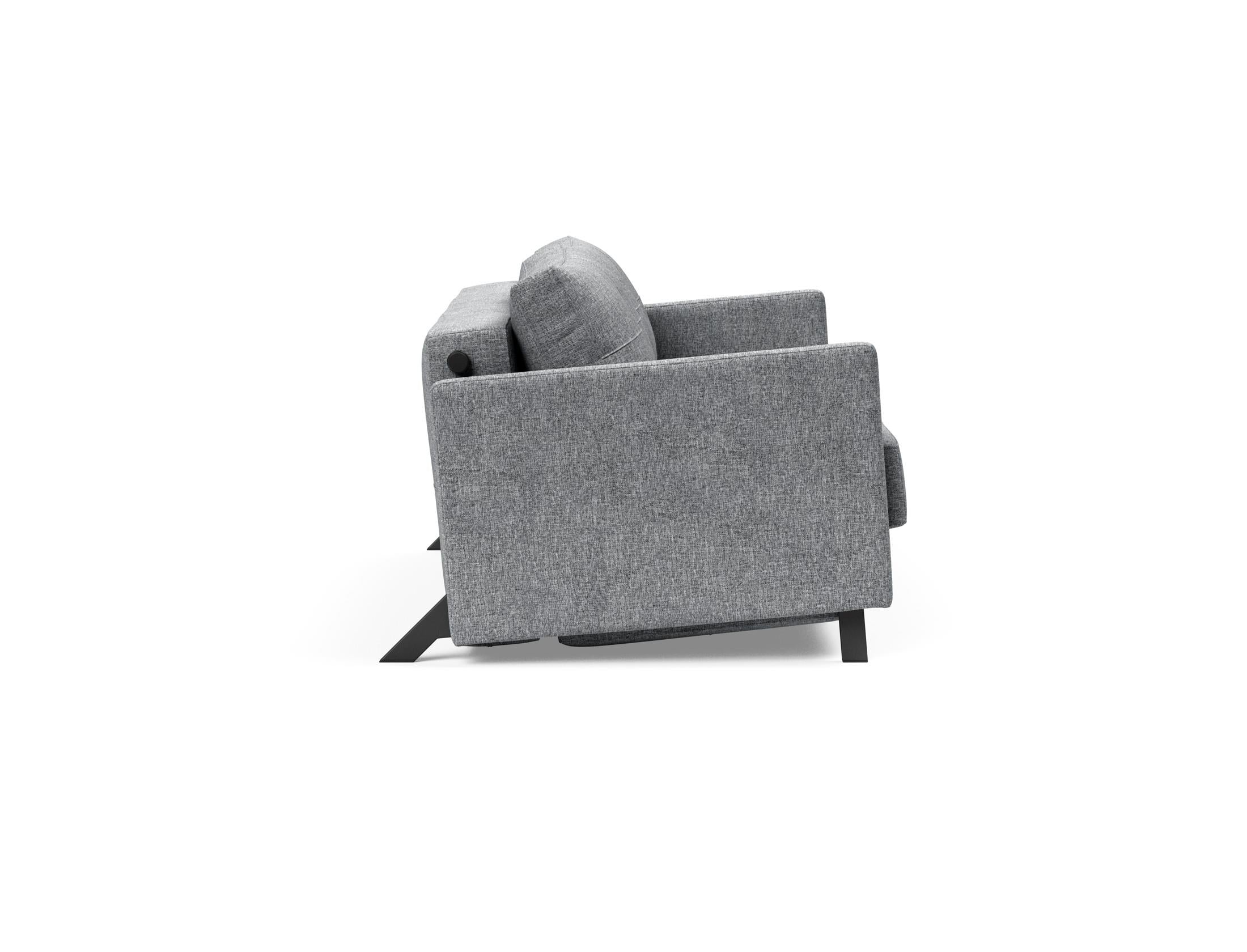 Das Cubed Klappsofa 140 von Innovation Living vereint modernes Design und Funktionalität. Ideal für kleine Wohnungen, verwandelt es sich schnell in ein bequemes Bett.