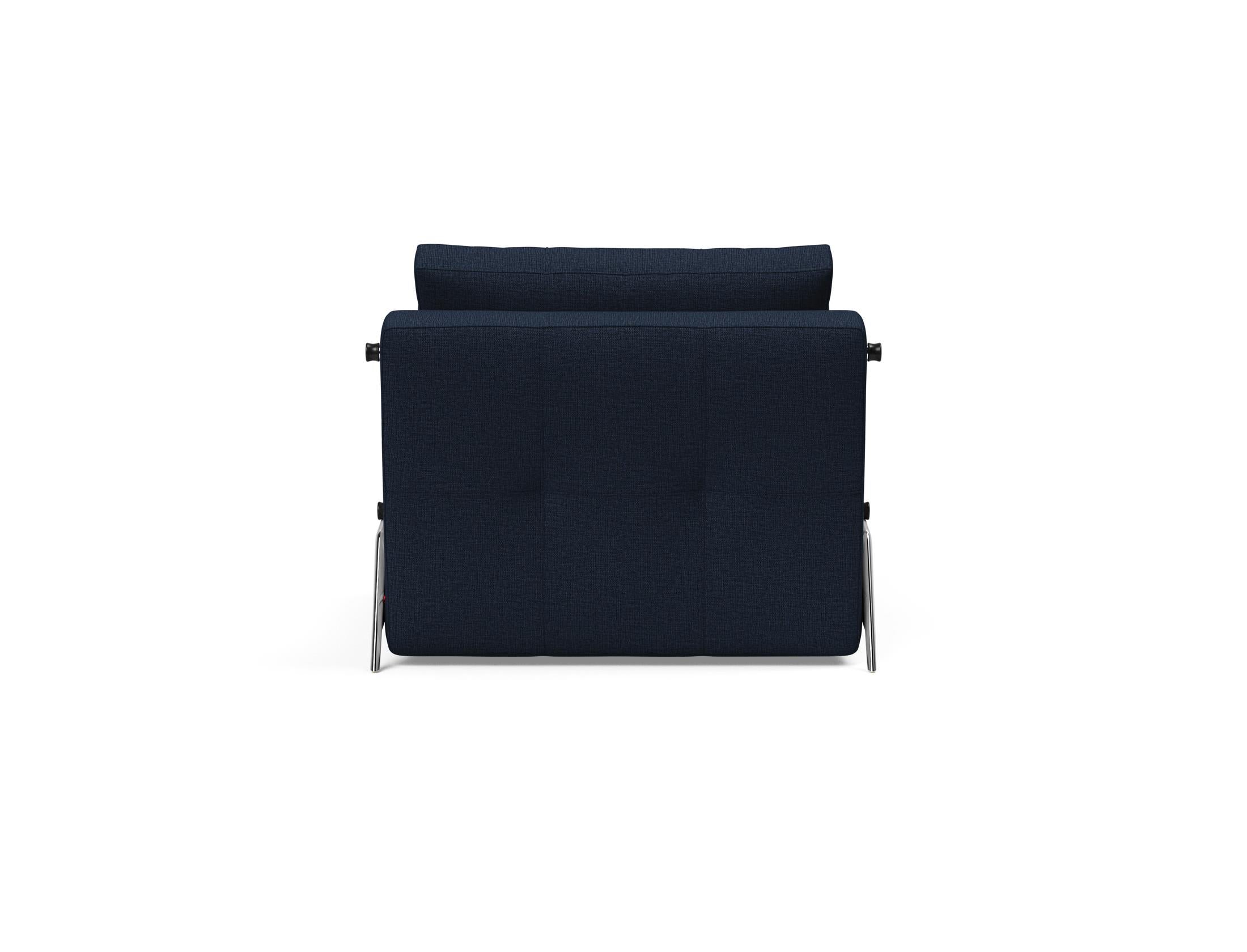 Entdecken Sie den Cubed Sessel 90 von Innovation Living: Ein eleganter, multifunktionaler Sessel mit Bettfunktion und praktischem Stauraum für Ihr Zuhause.