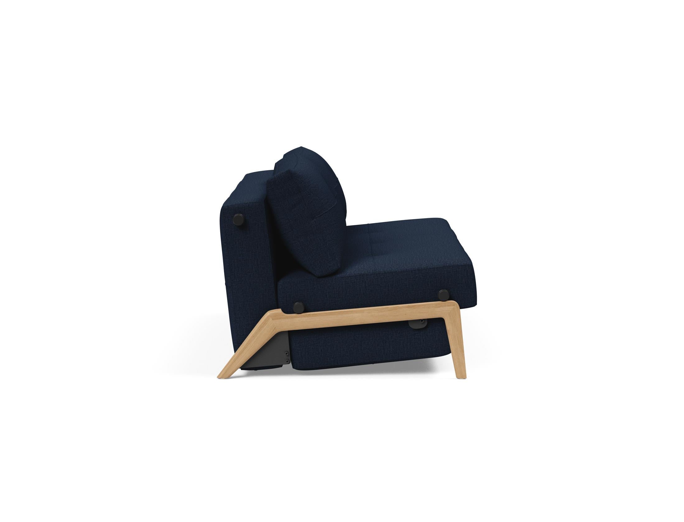 Cubed Klappsofa 160: Stilvolles Sofa mit cleverem Klappmechanismus, ideal für kleine Räume und als Schlafgelegenheit für Gäste.