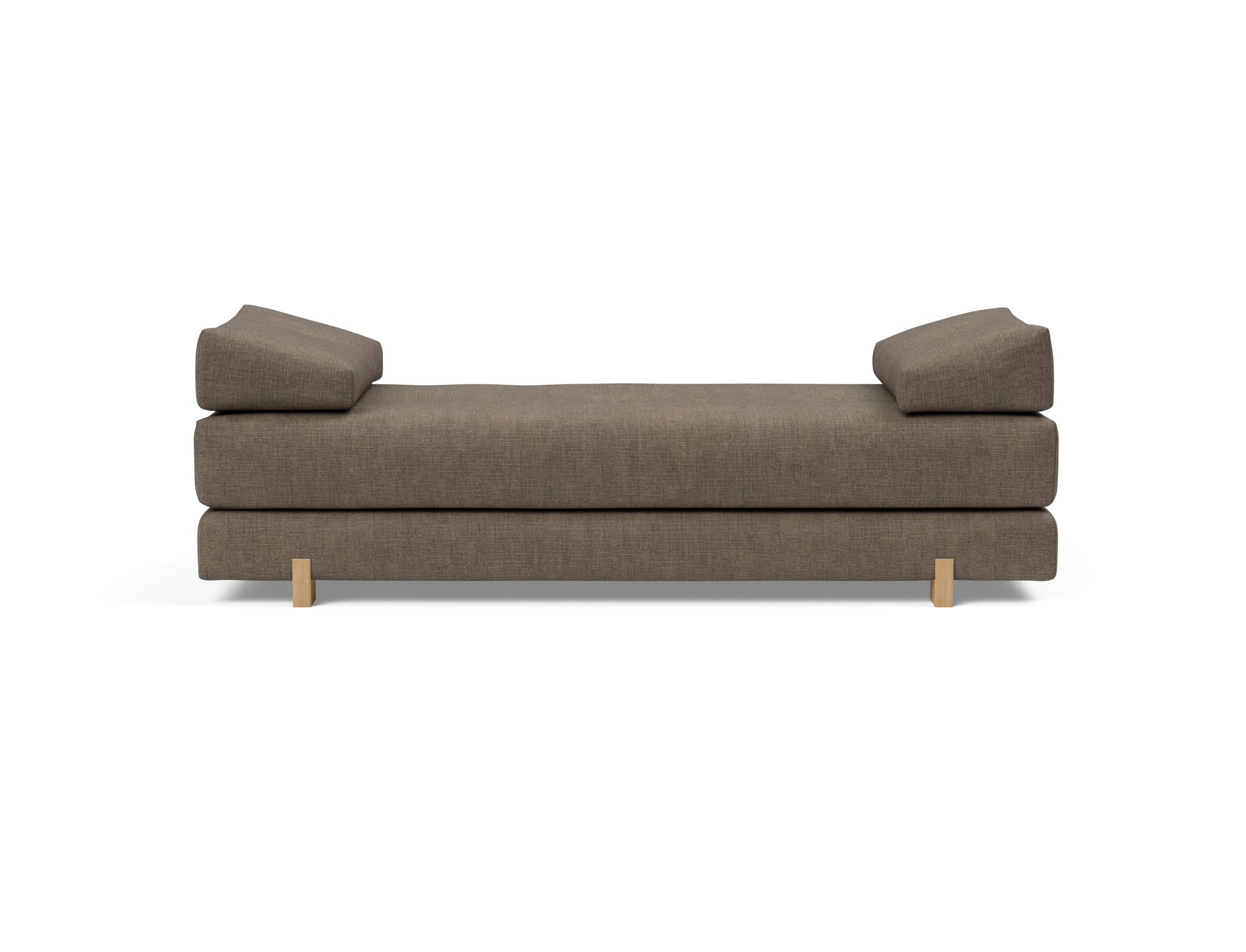 Entdecken Sie das Sigmund Bettsofa von Innovation Living – eine perfekte Kombination aus Funktionalität und elegantem Design für jeden Raum.
