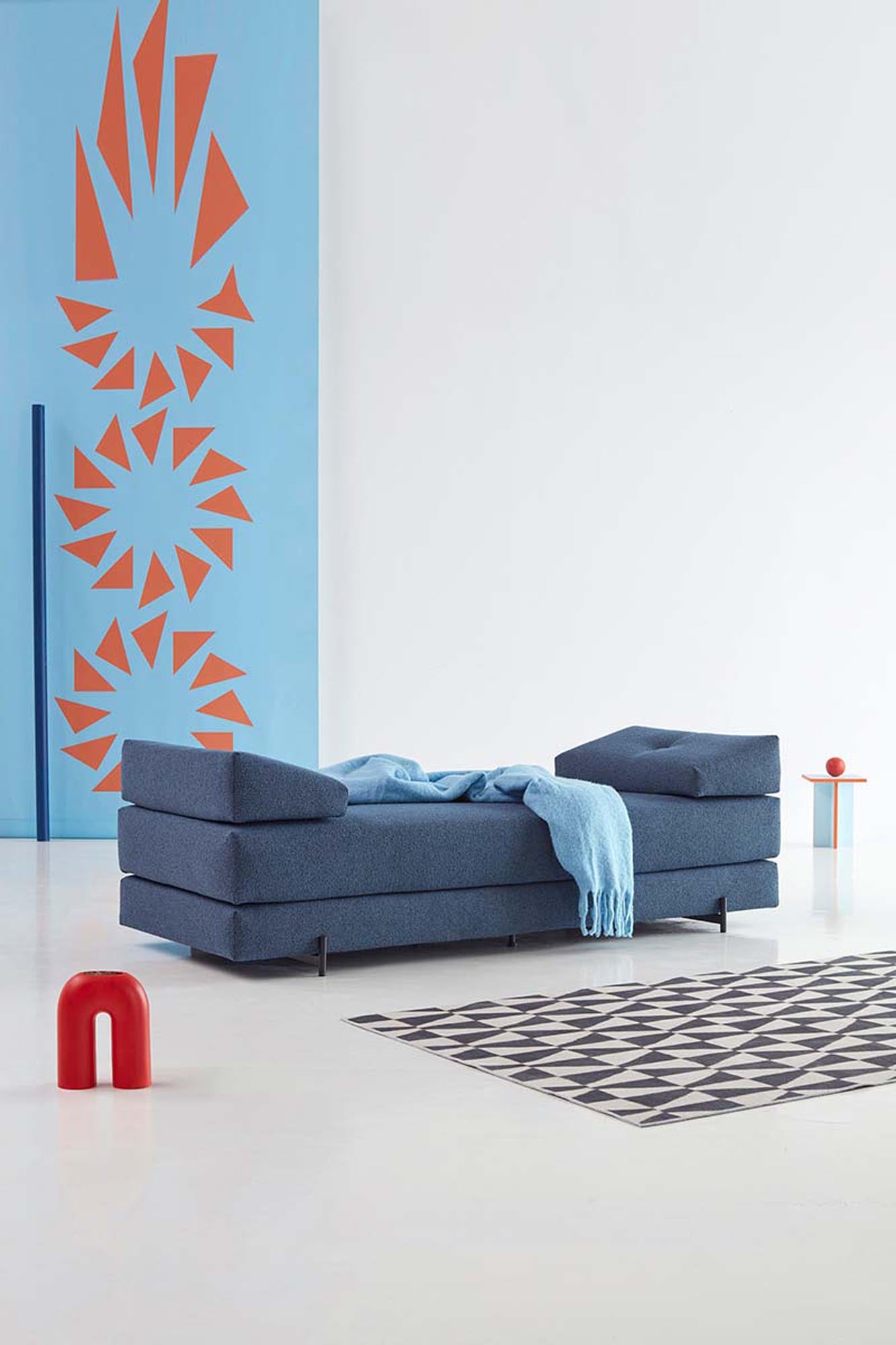 Entdecken Sie das vielseitige Sigmund Bettsofa von Innovation Living – elegant, funktional und perfekt für kleine Räume oder Gästezimmer.