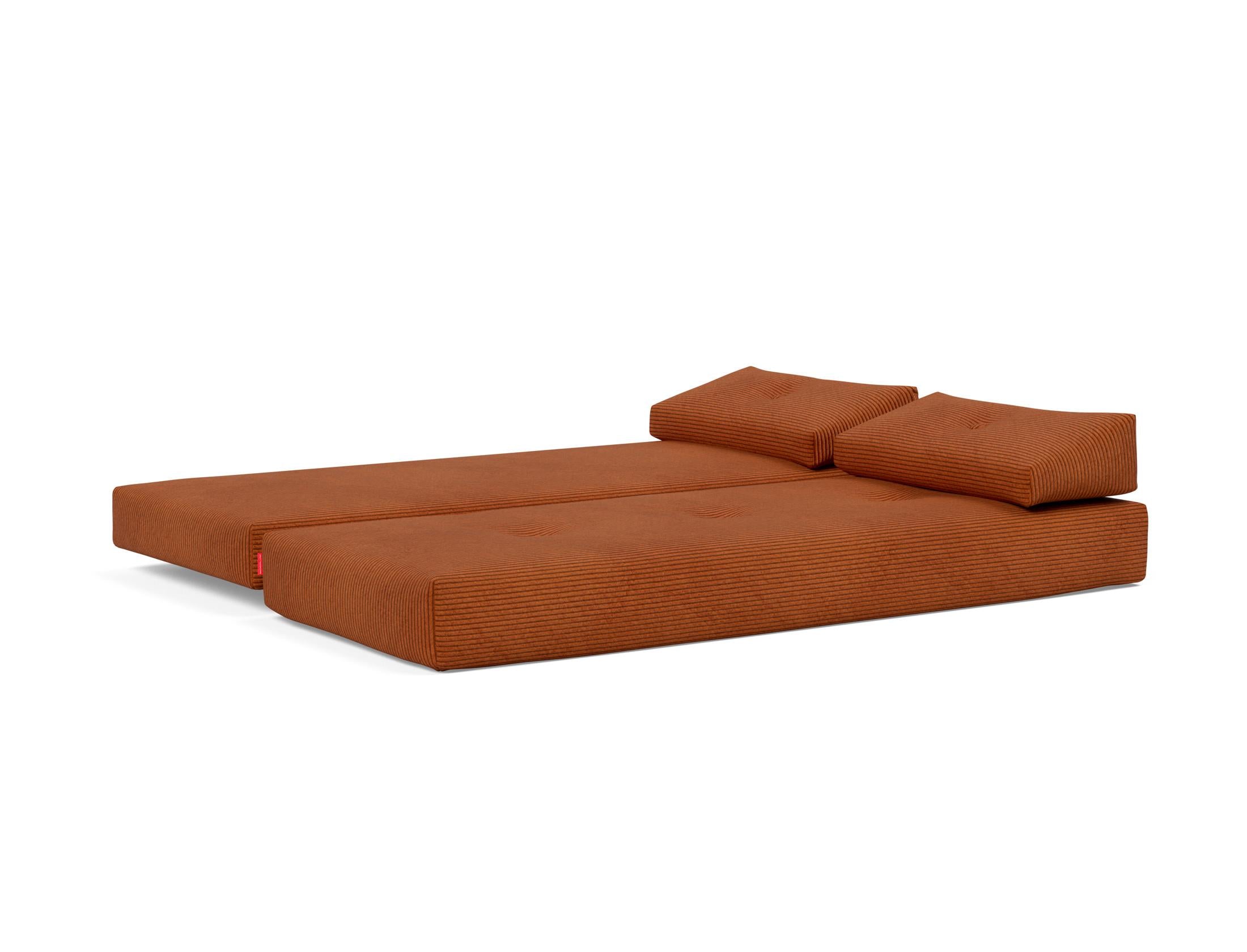 Erleben Sie das Sigmund Bettsofa von Innovation Living: stilvolles Design, komfortable Matratzen und vielseitige Nutzung für jeden Raum.