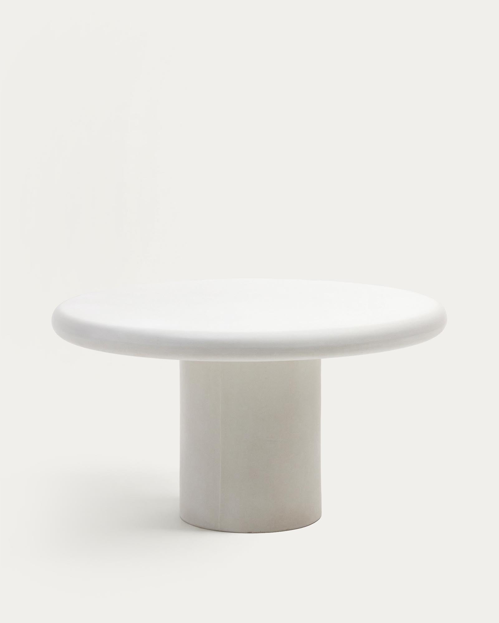 Addaia Tisch rund aus weissem Zement Ø 140 cm in Weiss präsentiert im Onlineshop von KAQTU Design AG. Gartentisch ist von Kave Home