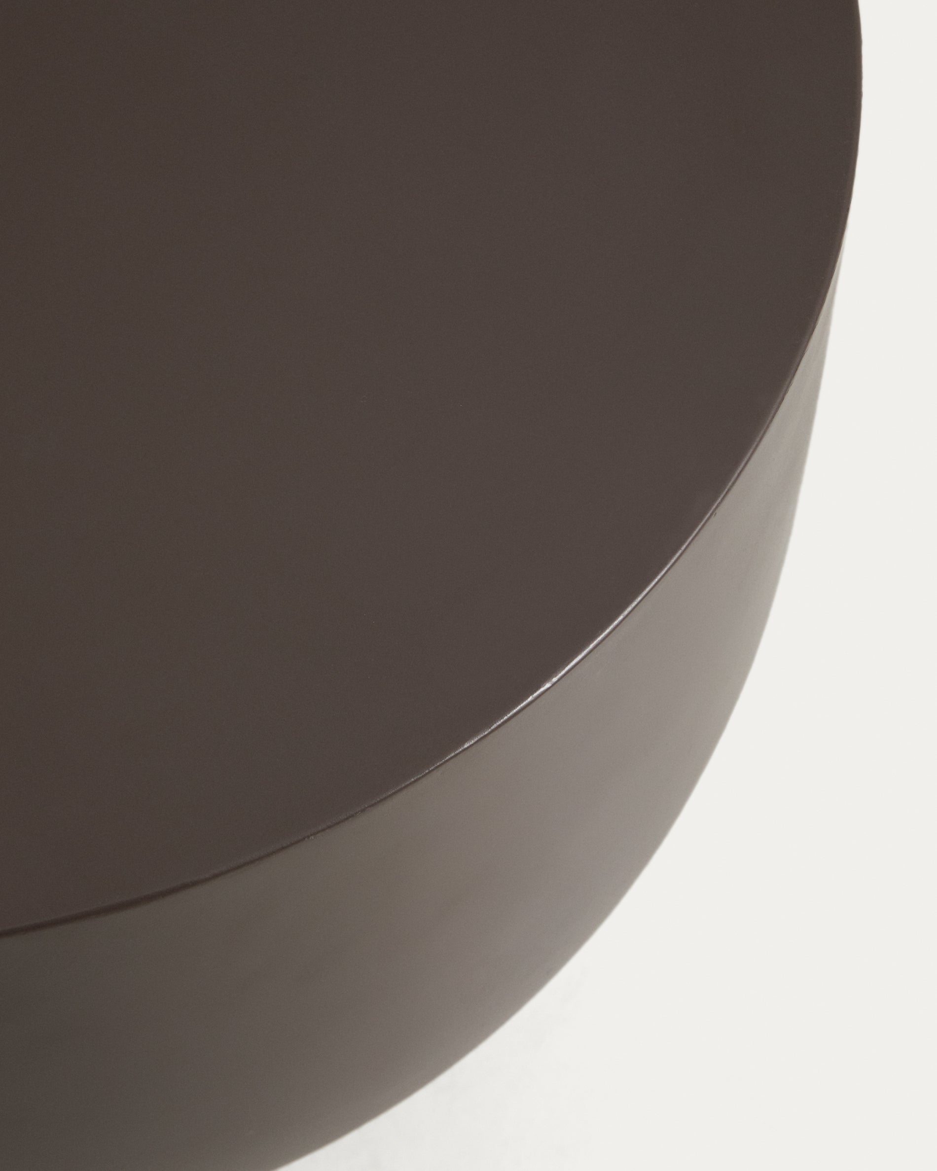 Runder Couchtisch Garbet aus braunem Zement, Ø 60 cm in Braun präsentiert im Onlineshop von KAQTU Design AG. Loungetisch ist von Kave Home