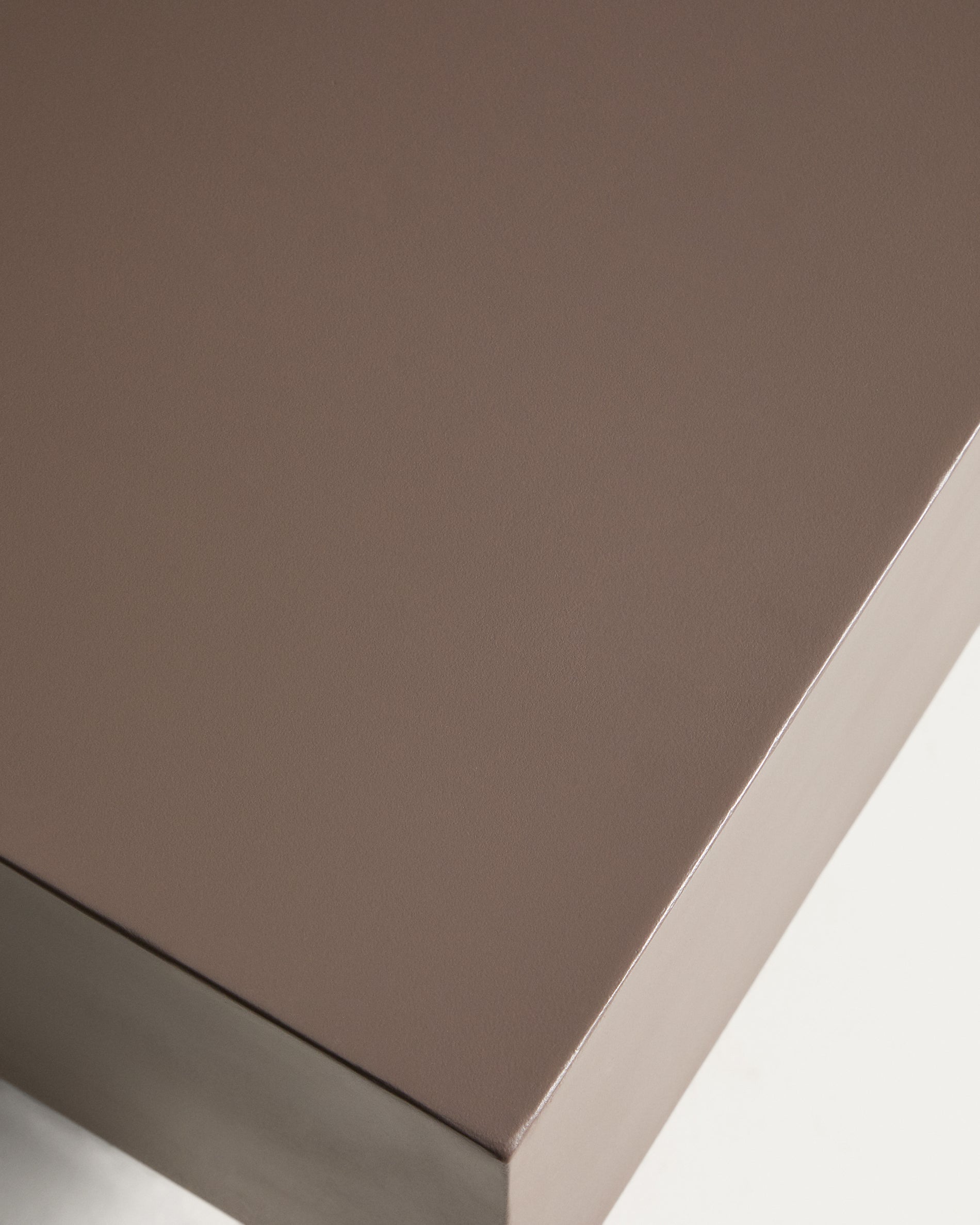 Couchtisch Rustella aus braunem Zement, 80 x 60 cm in Braun präsentiert im Onlineshop von KAQTU Design AG. Loungetisch ist von Kave Home