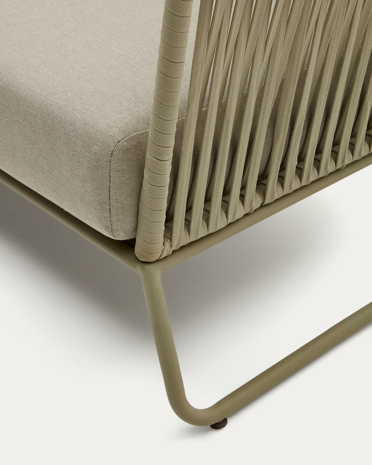 3-Sitzer-Sofa Saconca für den Aussenbereich mit Flechtwerk und verzinktem Stahl, grün, 189 cm in Beige, Grün präsentiert im Onlineshop von KAQTU Design AG. Lounge Sofa ist von Kave Home