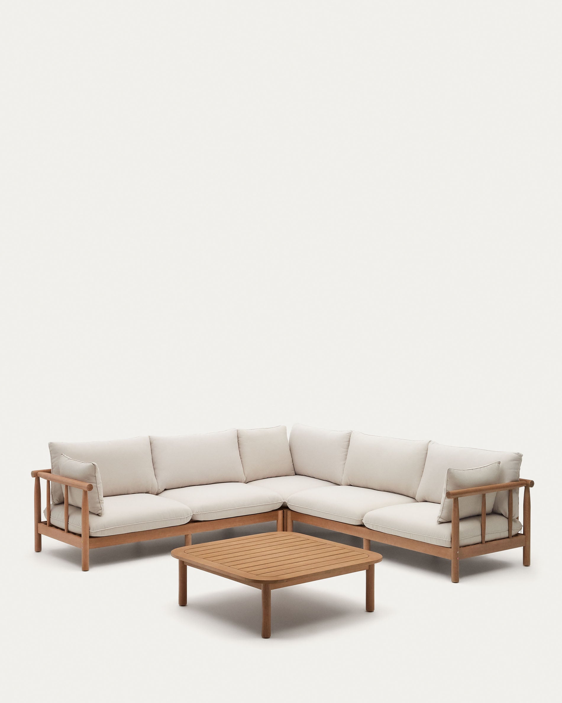 Elegantes Sacova Set: 5-Sitzer-Ecksofa und Couchtisch aus FSC-zertifiziertem Eukalyptusholz, ideal für stilvolle Aussenbereiche.