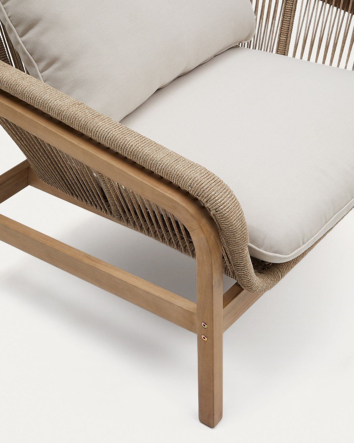 Vellana Set aus 3-Sitzer-Sofa, 2 Sesseln und Couchtisch aus massivem Akazienholz FSC 100% in Ecru, Beige, Natur, Weiss präsentiert im Onlineshop von KAQTU Design AG. Loungeset ist von Kave Home