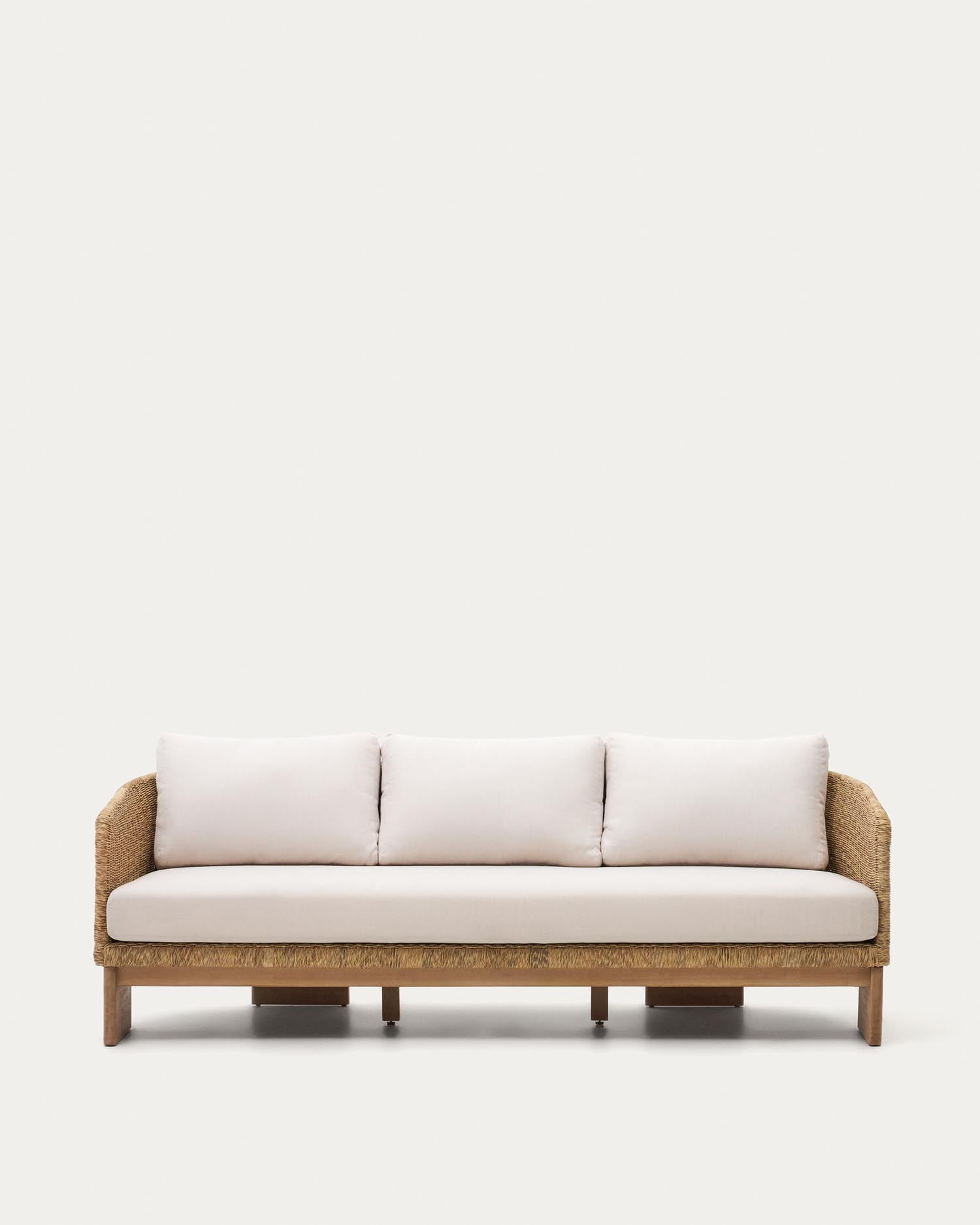 Elegantes Xoriguer 3-Sitzer-Sofa aus synthetischem Rattan und FSC-zertifiziertem Eukalyptusholz, ideal für drinnen und draussen.