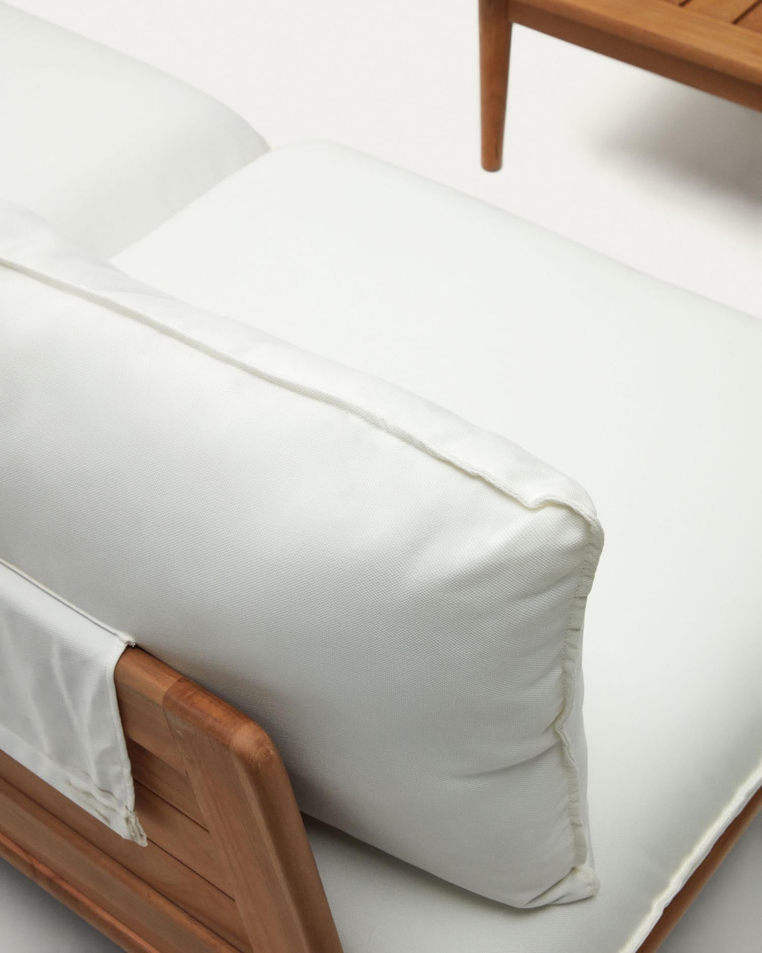 Portitxol Set von Kave Home: Modulares Teakholz-Möbel für stilvolle Outdoor-Oasen. Ecksessel, 4 Sessel & Couchtisch für höchsten Komfort.