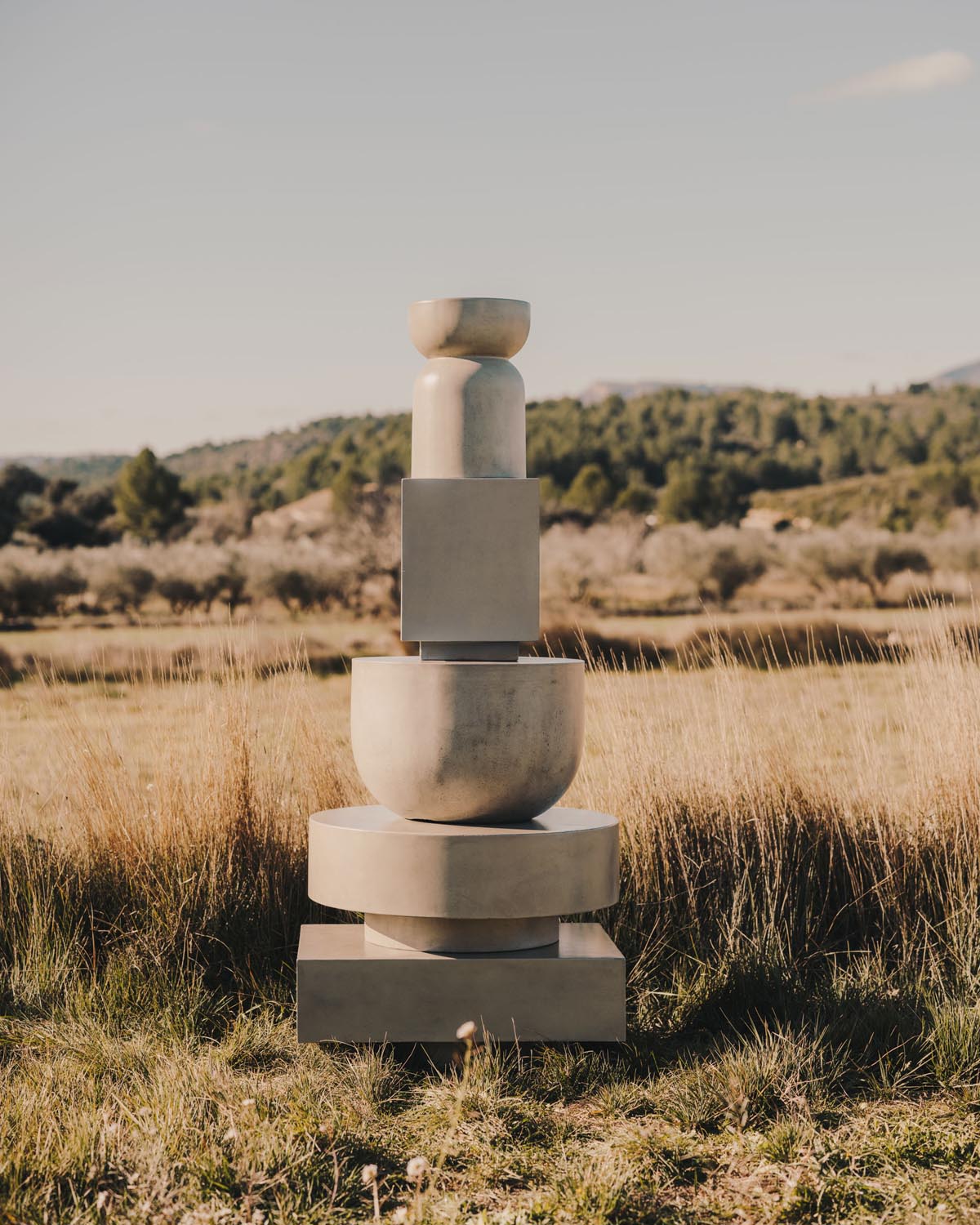 Garbet Zementtisch Ø 32 cm: Modernes Design für jeden Raum.