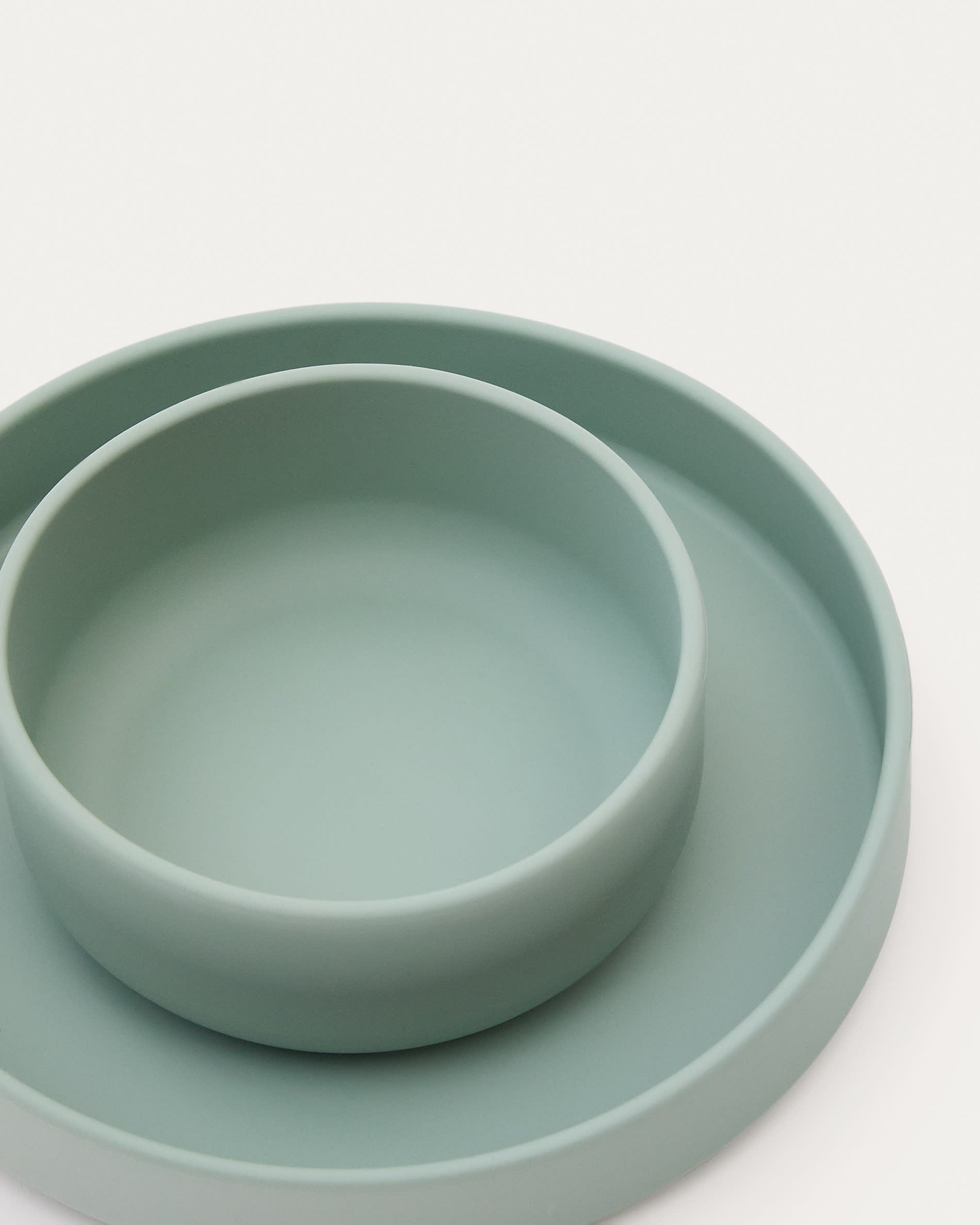 Set Lili aus Teller und Schüssel aus Silikon türkis in Türkis präsentiert im Onlineshop von KAQTU Design AG. Geschirr Kids ist von Kave Home