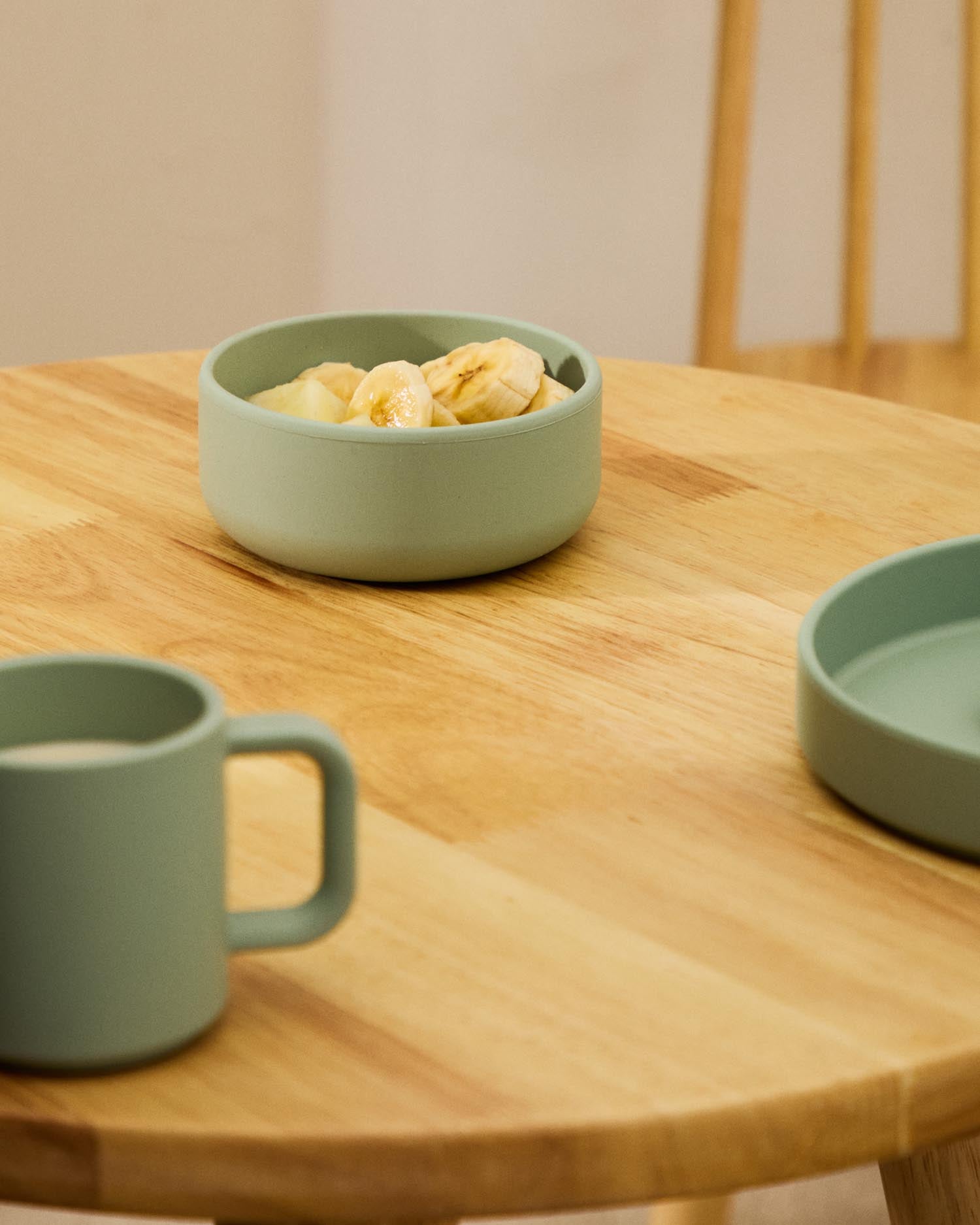 Set Lili aus Teller und Schüssel aus Silikon türkis in Türkis präsentiert im Onlineshop von KAQTU Design AG. Geschirr Kids ist von Kave Home