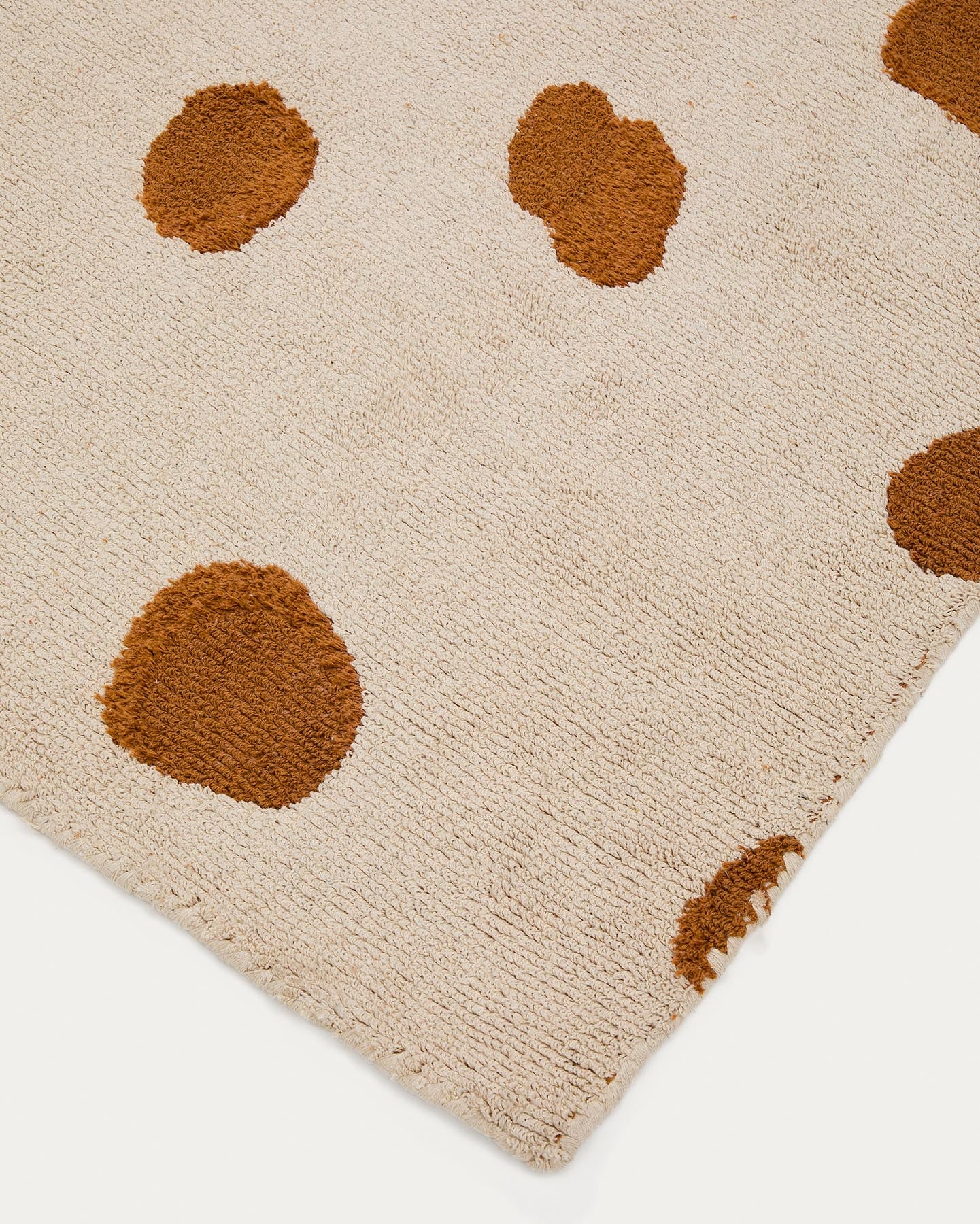 Beigefarbener Baumwollteppich Tandani mit Gepardendesign in Orange, 90 x 150 cm in Mehrfarbig präsentiert im Onlineshop von KAQTU Design AG. Teppich ist von Kave Home