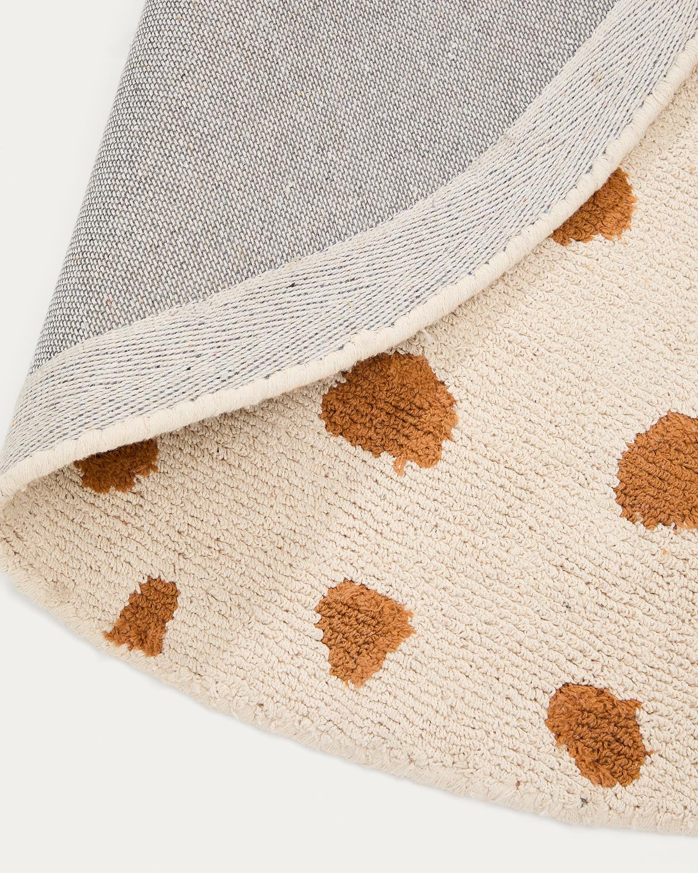 Runder beigefarbener Baumwollteppich Tandani mit Gepardendesign in Orange, Ø 100 cm in Mehrfarbig präsentiert im Onlineshop von KAQTU Design AG. Teppich ist von Kave Home