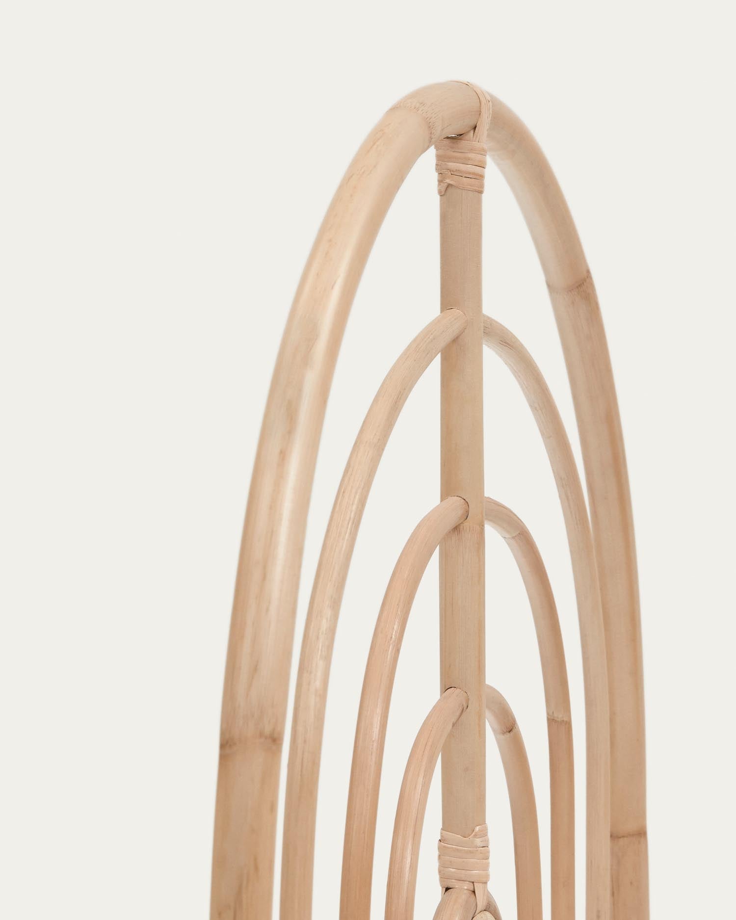 Sundberg Kopfteil aus Rattan, 90 cm, mit natürlichem Finish. Ideal für ein stilvolles, nachhaltiges Schlafzimmer. Robust und einladend.