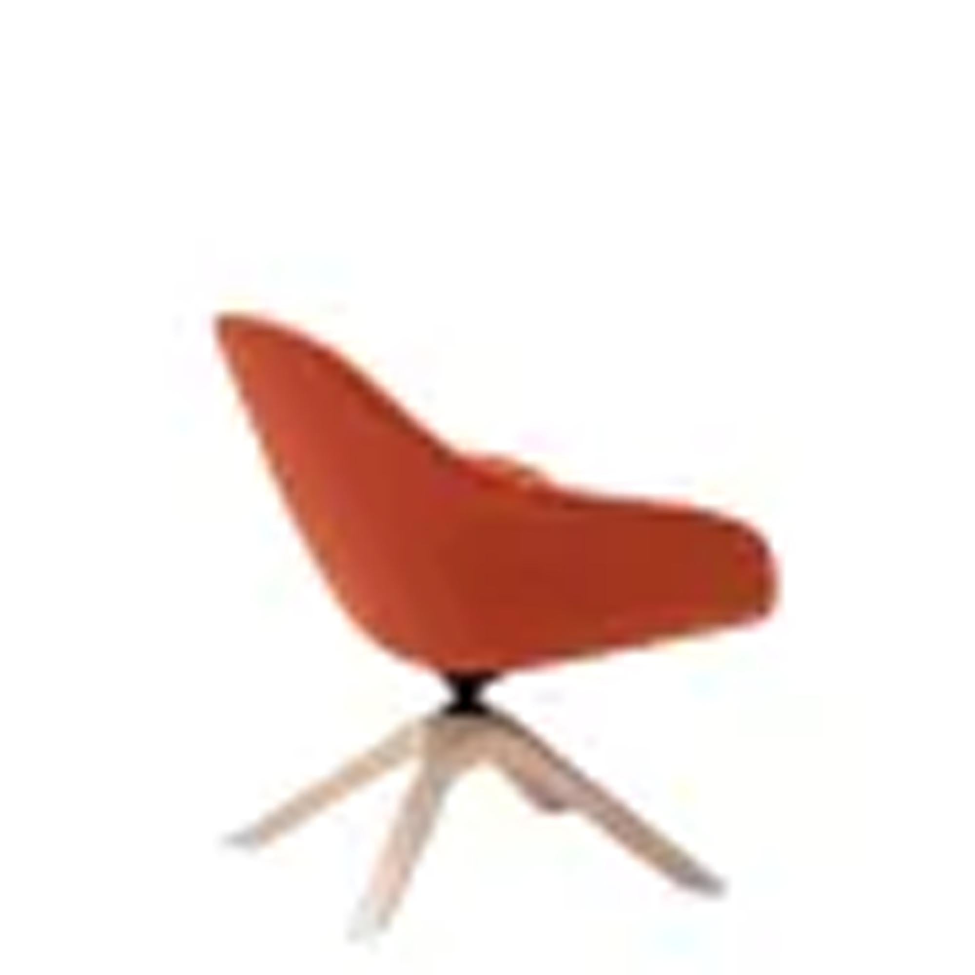 Next Lounge drehbar von Andreu World: Stilvoller Sessel mit ergonomischem Komfort und drehbarer Funktion, perfekt für moderne Wohnräume.