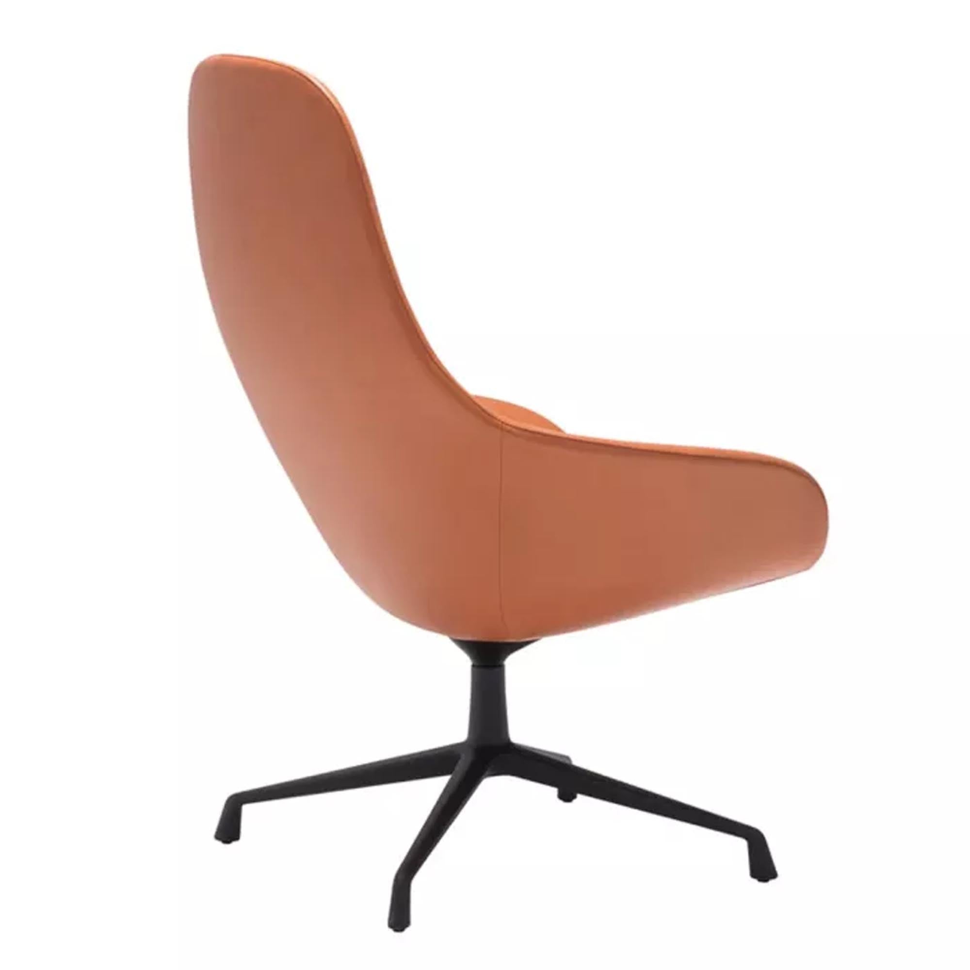 Eleganter Next Lounge High Sessel von Andreu World, drehbar und komfortabel. Ideal für moderne Büros und gemütliche Wohnräume.