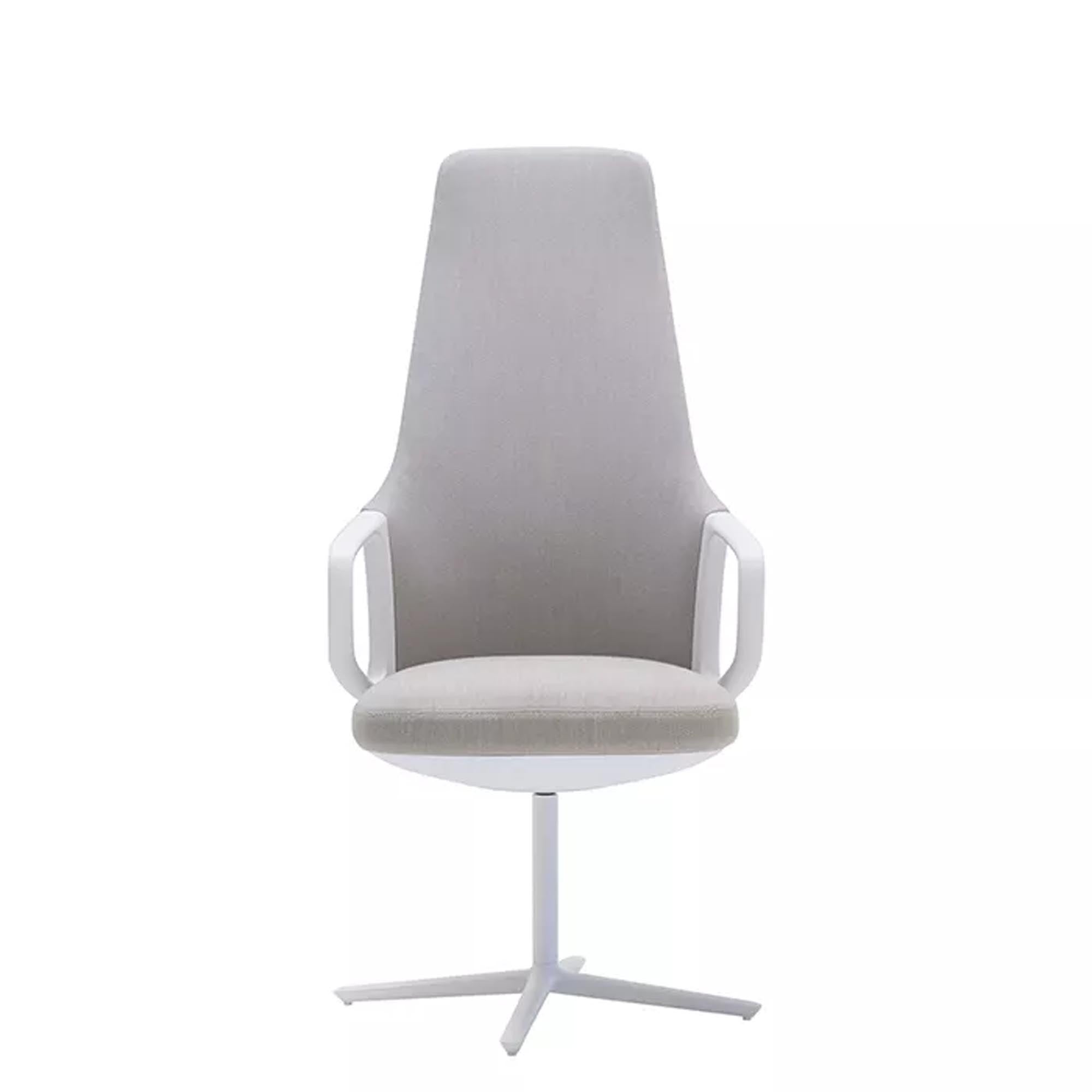 Der Calma Bürostuhl SO2288 von Andreu World bietet eleganten Komfort und individuelle Anpassungsmöglichkeiten für gesundes Arbeiten.