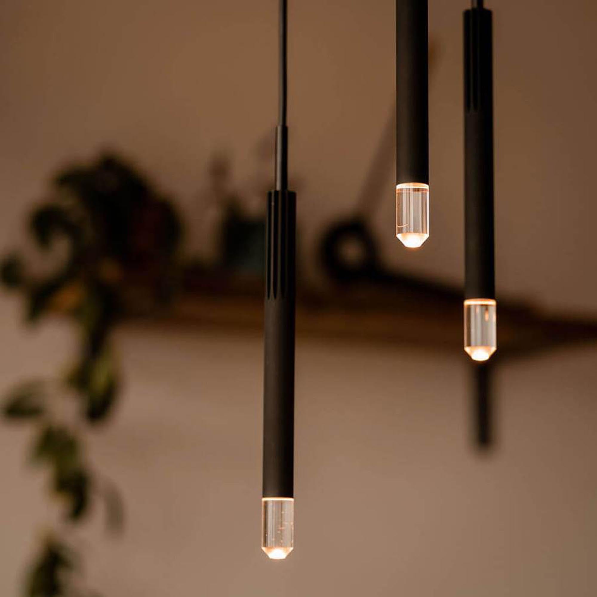 Die LED-Pendelleuchte Candle LH3 vereint minimalistisches Design mit warmem Licht. Ideal für stilvolle Akzente in jedem Zuhause.