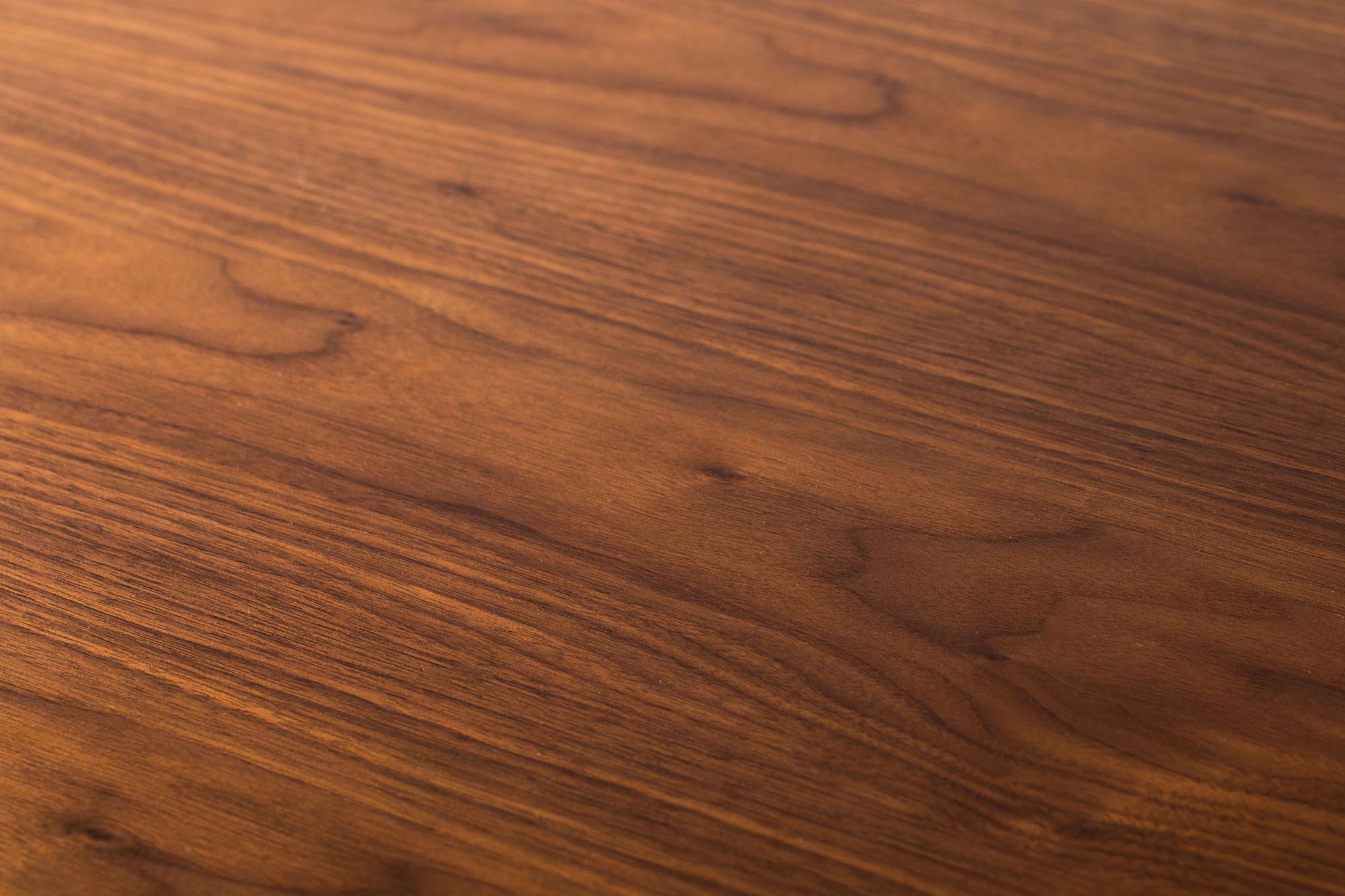 Entdecken Sie den MALAYA Tisch von Dutchbone: Hochwertiges Akazienholz, zeitgemäßes Design, robust und einfach zu reinigen. Perfekt für Ihr Zuhause!