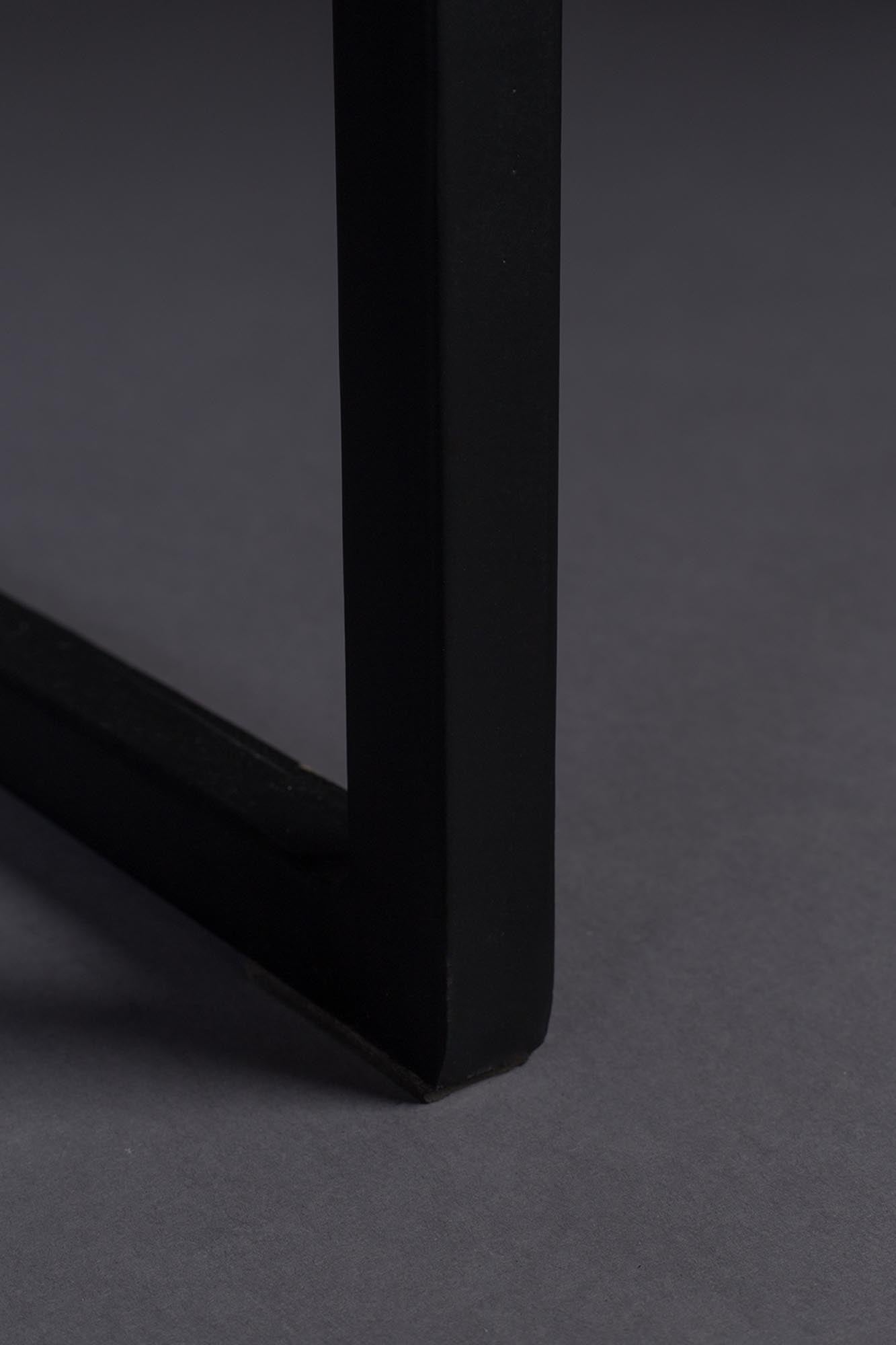 Moderner Beistelltisch Randi: Mangoholz & Metall, minimalistisch, vielseitig, ideal für Bücher & Deko.