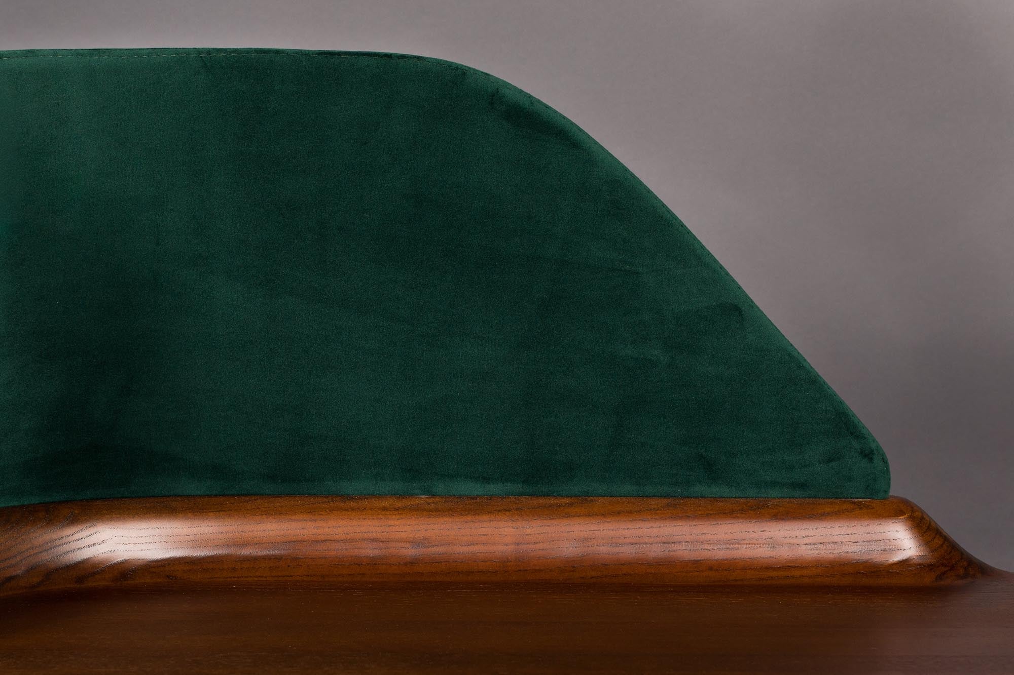 Gestalten Sie Ihr Homeoffice mit dem Schreibtisch FINN von Dutchbone – minimalistisches Design, großzügige Fläche und perfekte Ergonomie.