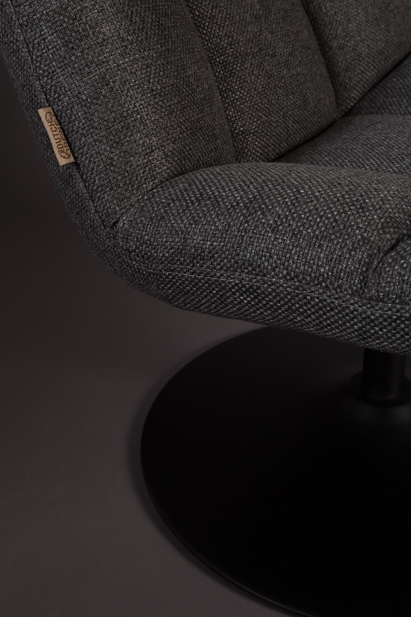 Genießen Sie stilvolle Entspannung mit dem Loungesessel Bar von Dutchbone – ein modernes Möbelstück, das Komfort und Design vereint.