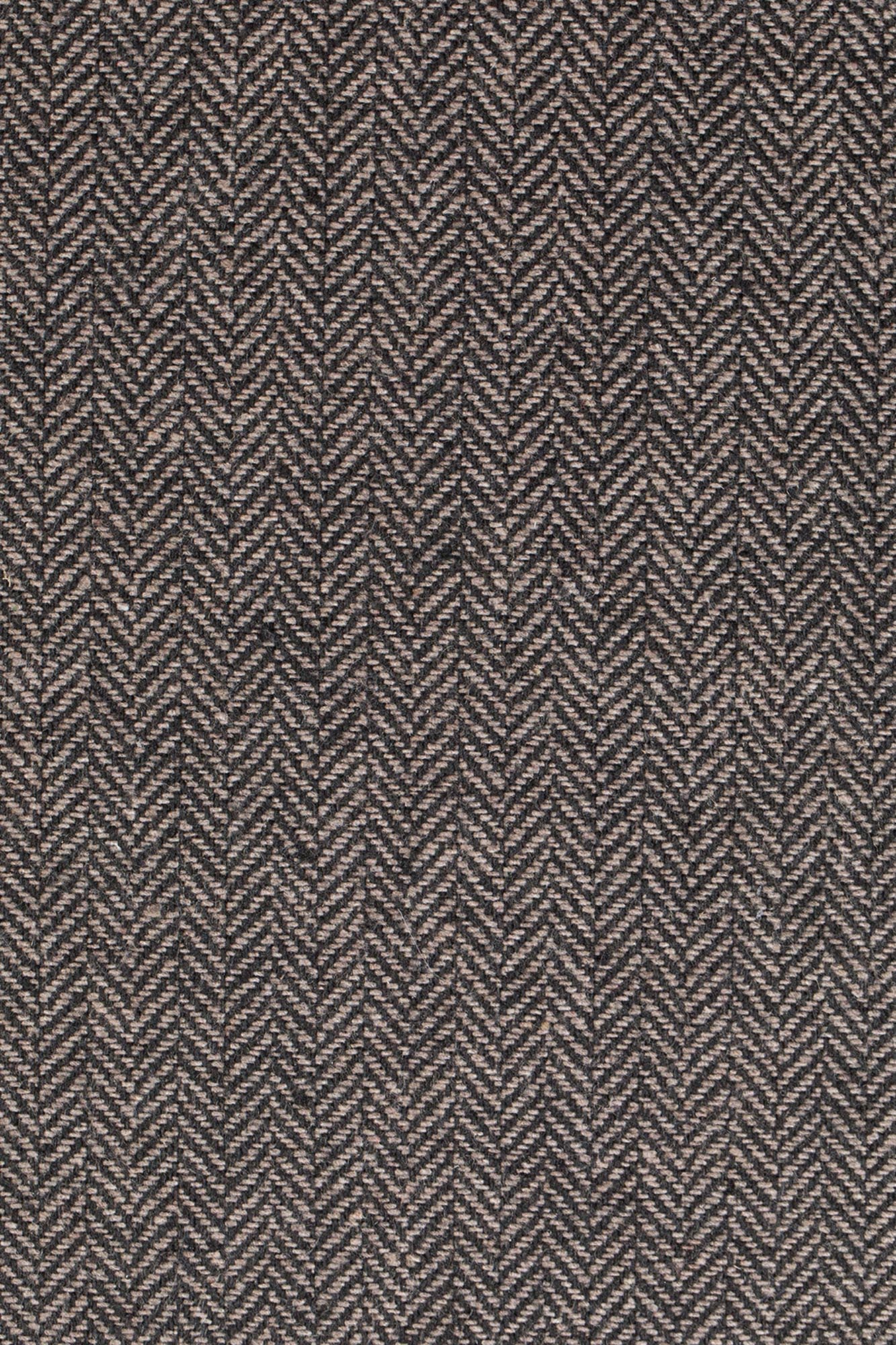 Entspannen Sie stilvoll mit dem Loungesessel Duran von Dutchbone – ein elegantes Möbelstück für Ihr Zuhause.