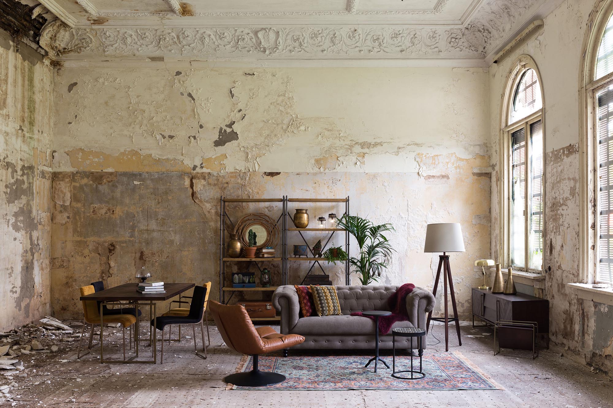 Das Regal IRON von Dutchbone vereint industriellen Charme mit Funktionalität. Robustes Metall und Holz schaffen einen stilvollen Akzent in jedem Raum.