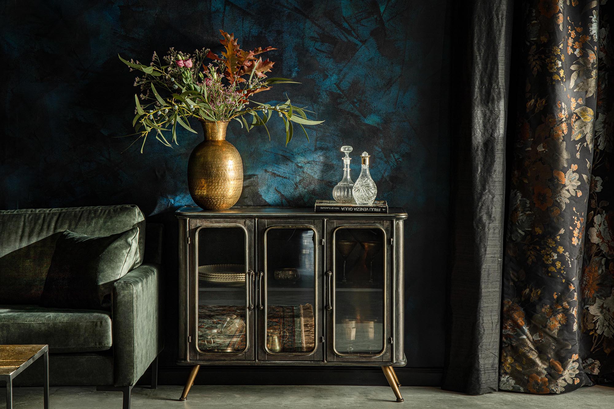 Elegantes Dutchbone Sideboard Denza: Funktionalität trifft Design.