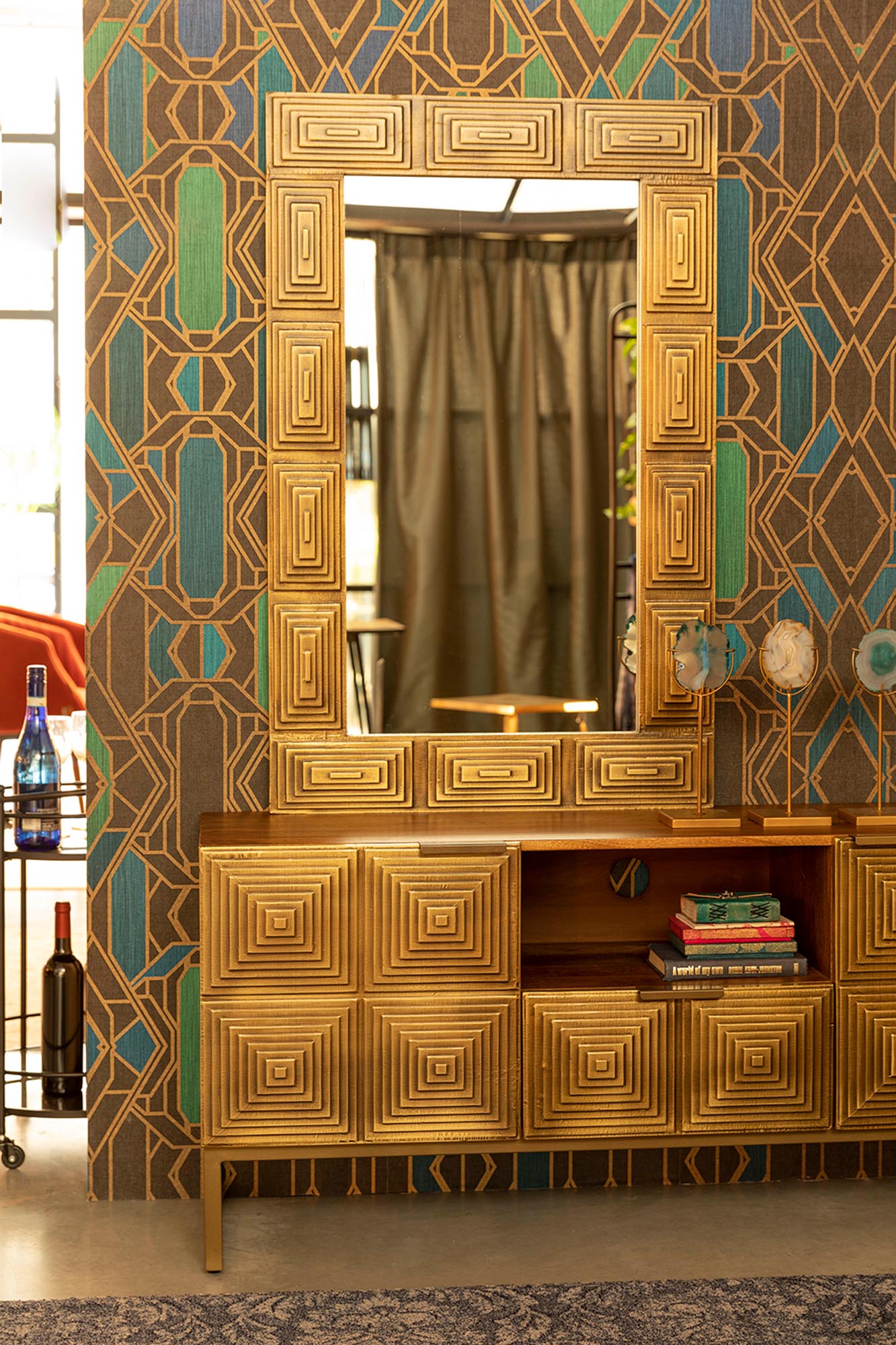 Entdecke das Dutchbone VOLAN Sideboard: Stilvolles Möbelstück mit einzigartigen Mustern, ideal für jeden Raum und perfekten Stauraum.