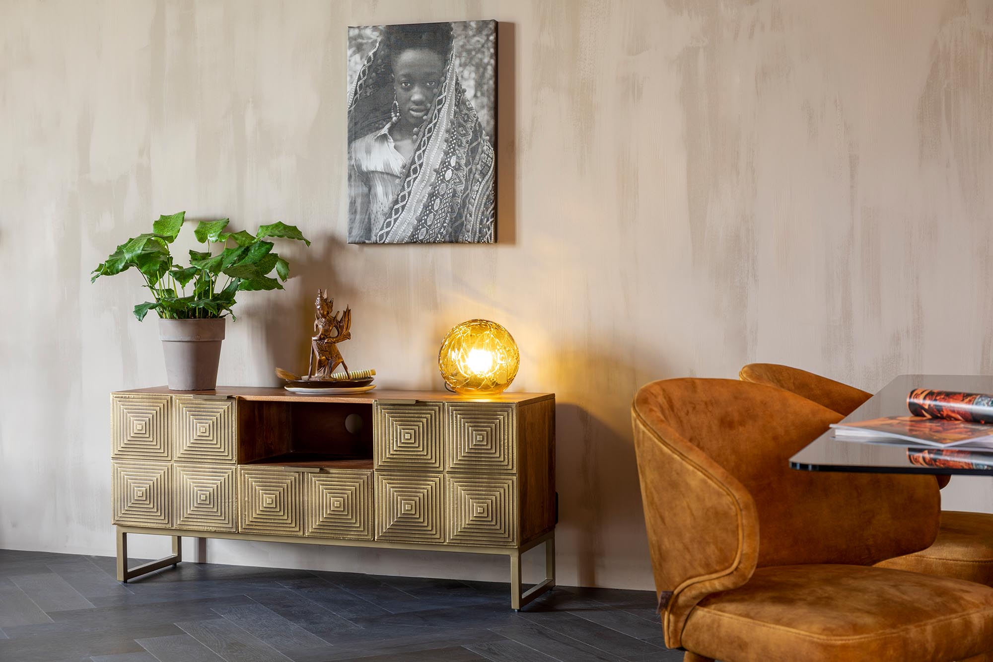 Dutchbone Volan: Elegantes Sideboard mit vielseitigem Stauraum.