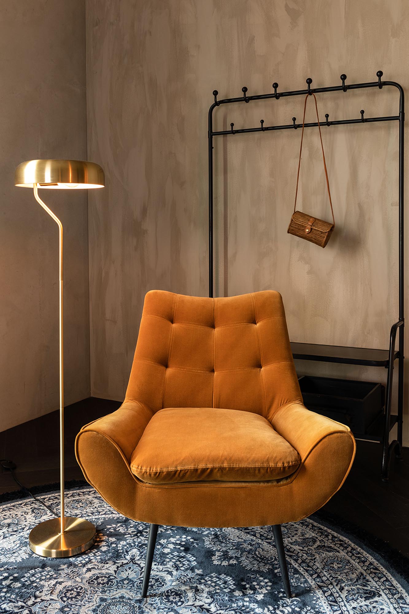 Dutchbone Eclipse: Moderne Stehleuchte für ein elegantes Ambiente.