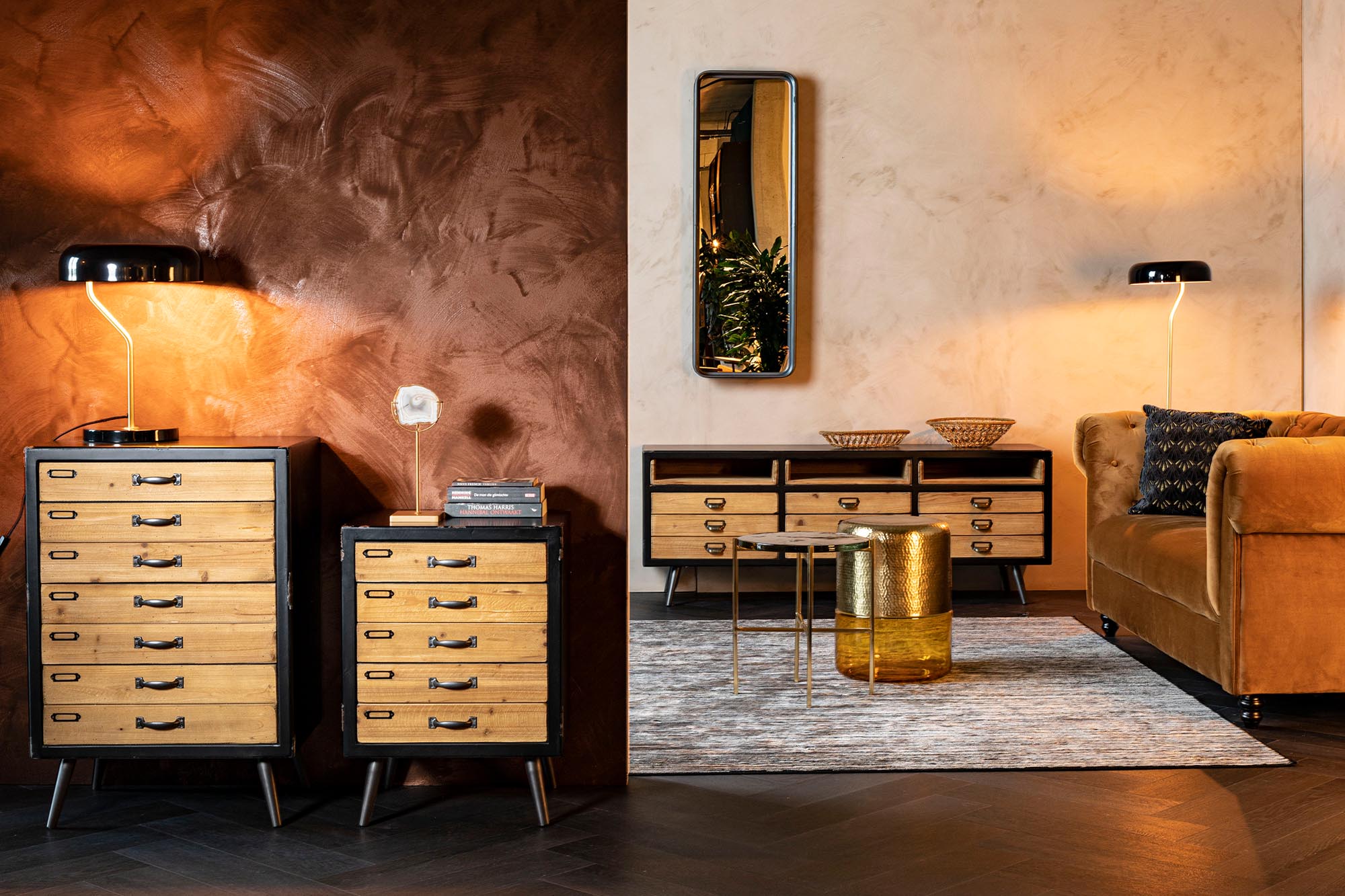 Entdecken Sie die Stehleuchte Eclipse von Dutchbone – ein stilvolles Lichtobjekt, das jedem Raum eine elegante Atmosphäre verleiht.