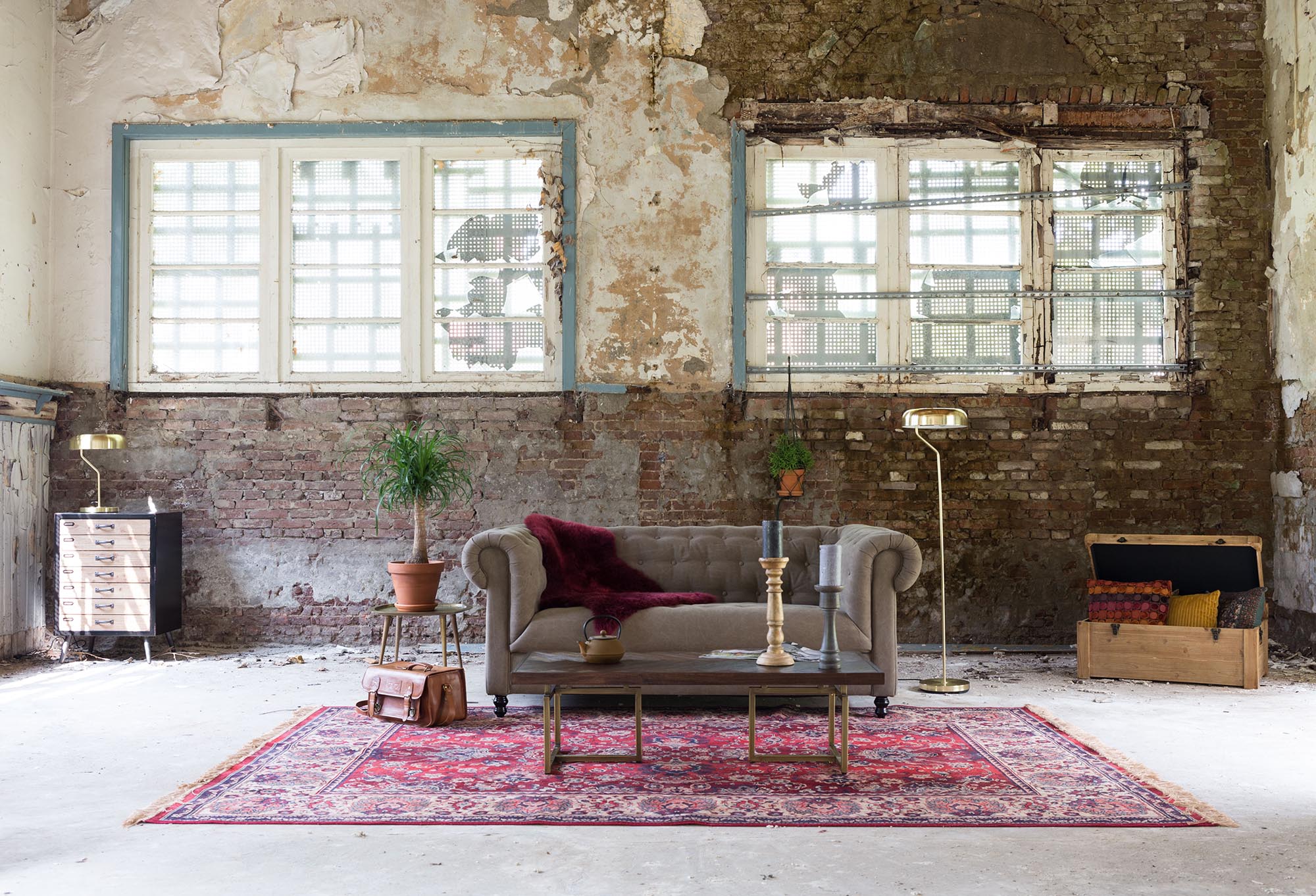 Verleihen Sie Ihrem Zuhause mit der eleganten Tischleuchte Eclipse von Dutchbone einen besonderen Flair. Wählen Sie Ihre Lieblingsfarbe!