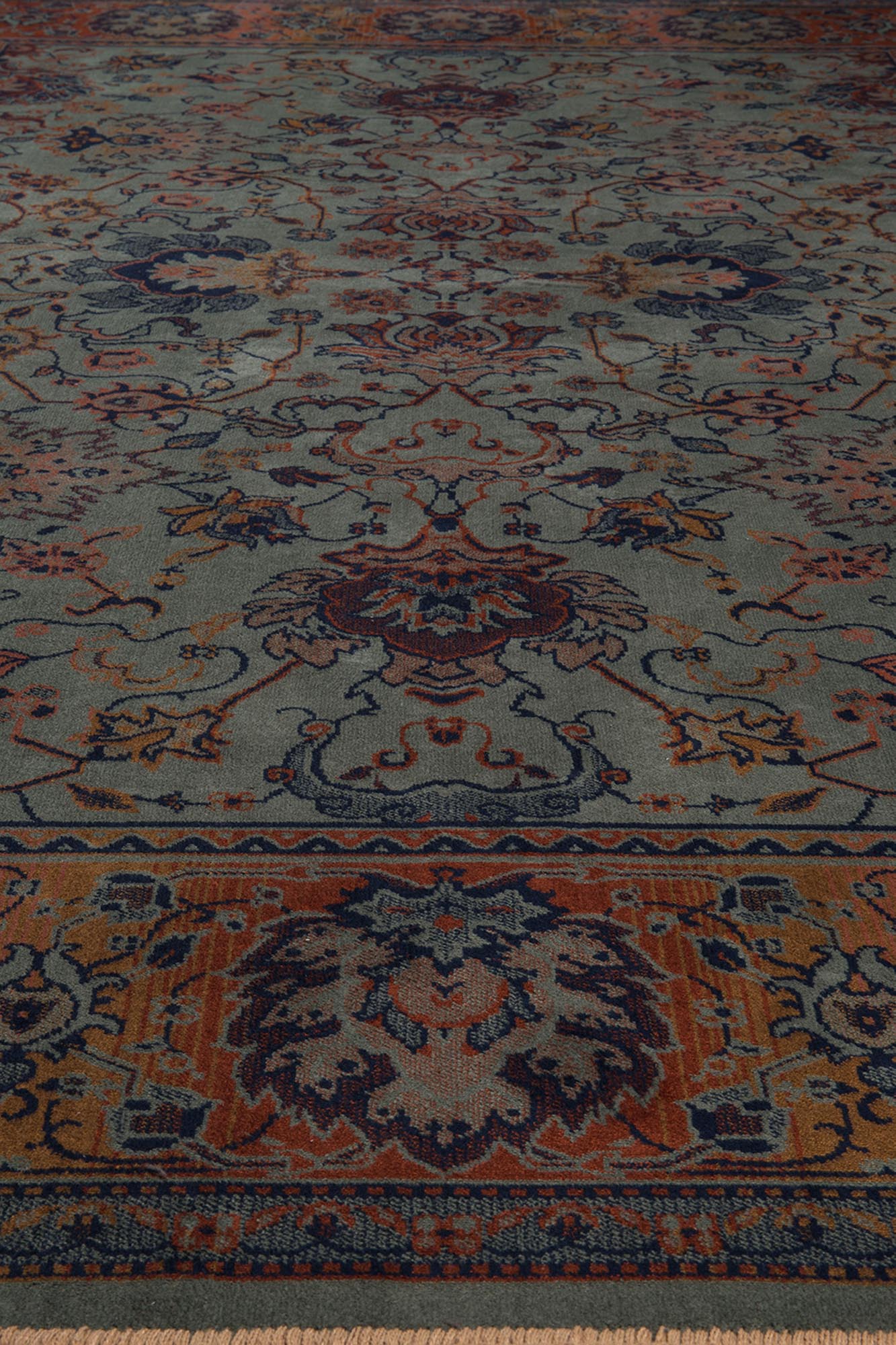 Entdecken Sie den Teppich BID von Dutchbone: Ein stilvolles Design mit einzigartiger Haptik, perfekt für zeitgemäße Innenräume.