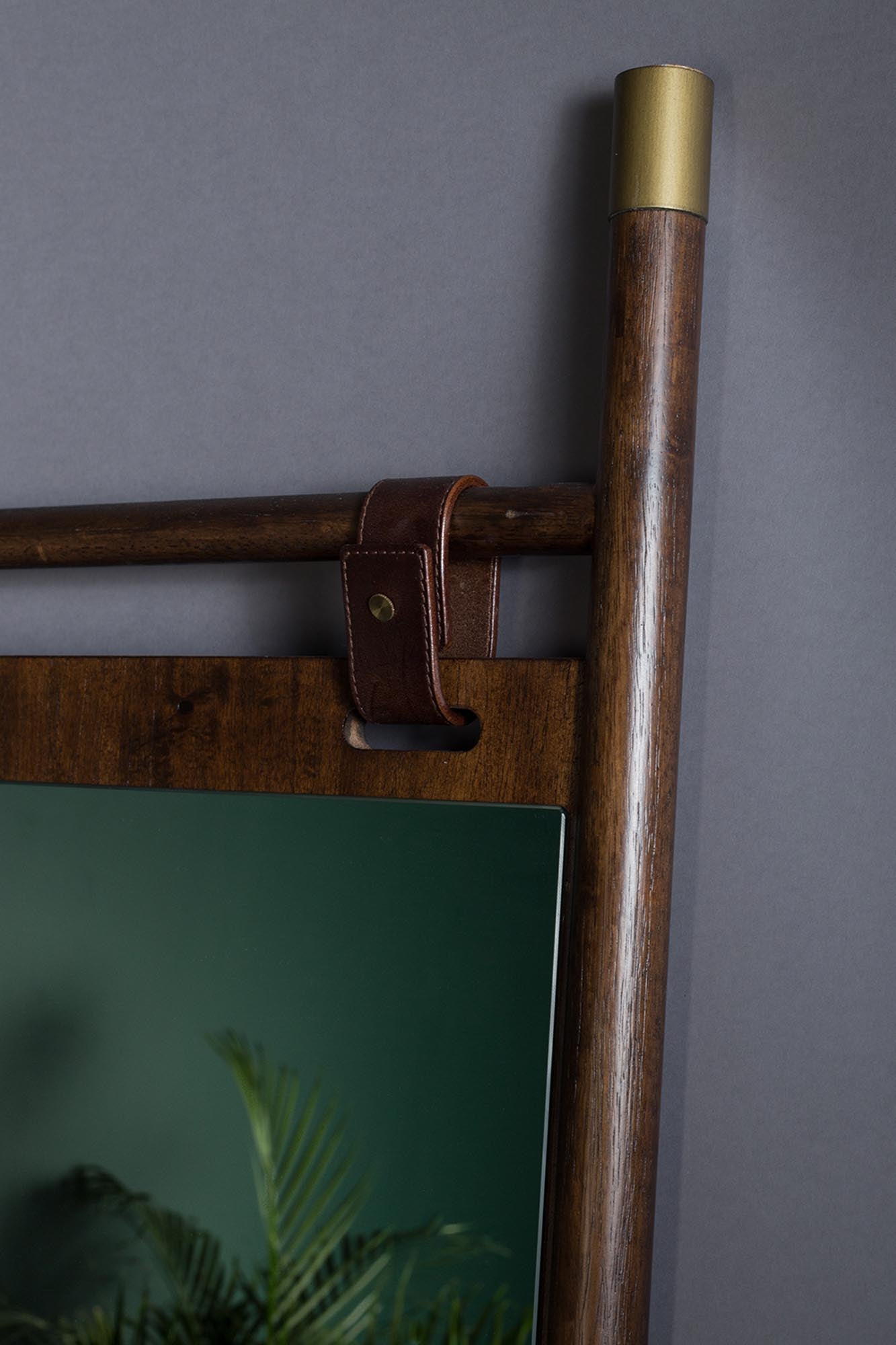 Eleganter Dutchbone Riva Spiegel: Stilvolle Ergänzung für Ihr Zuhause.