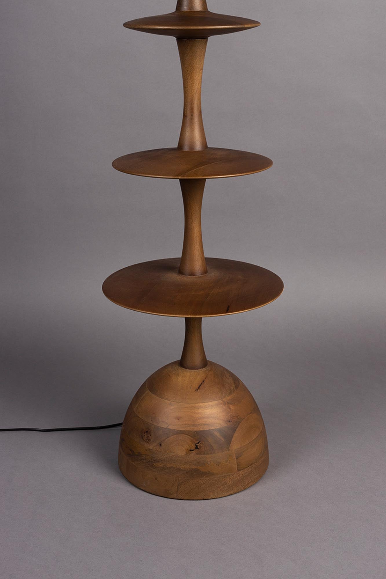 Stehleuchte Cath von Dutchbone: Stilvolle Beleuchtung für Ihr Zuhause.