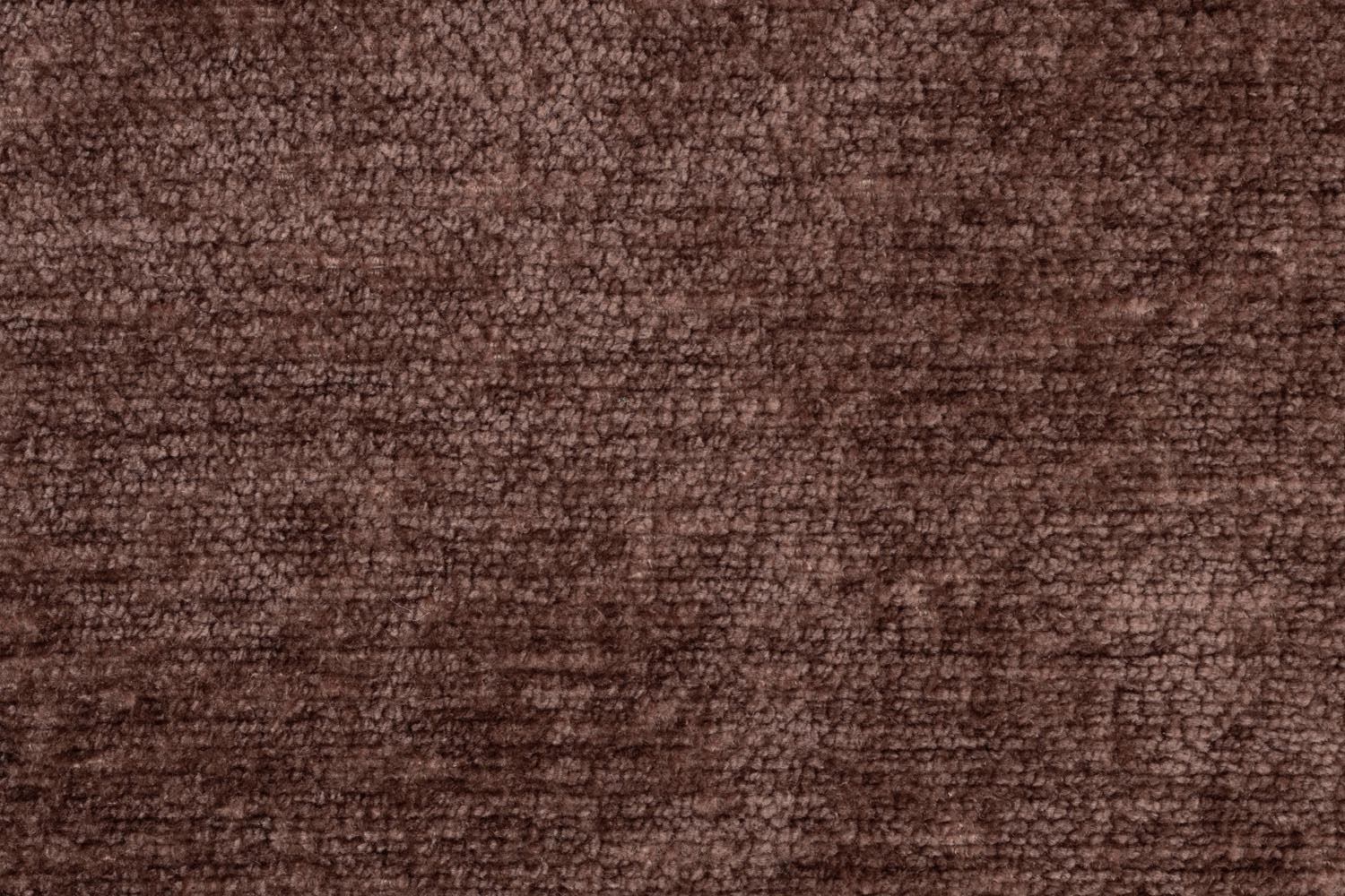 Der Barhocker Georgia in Lila von Dutchbone vereint eleganten Samt mit einem nostalgischen Design. Ideal für stilvolle Rückzugsorte!