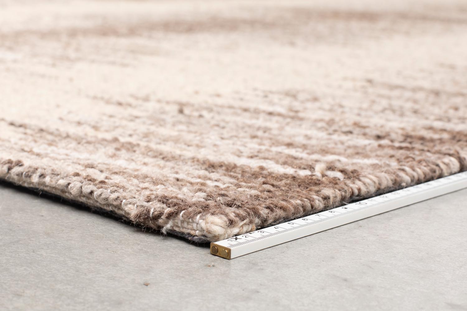 Teppich Rhea 160x230 von Dutchbone: Grob gewebter Charme aus Polyester und Wolle, ideal für jeden Raum und Einrichtungsstil.