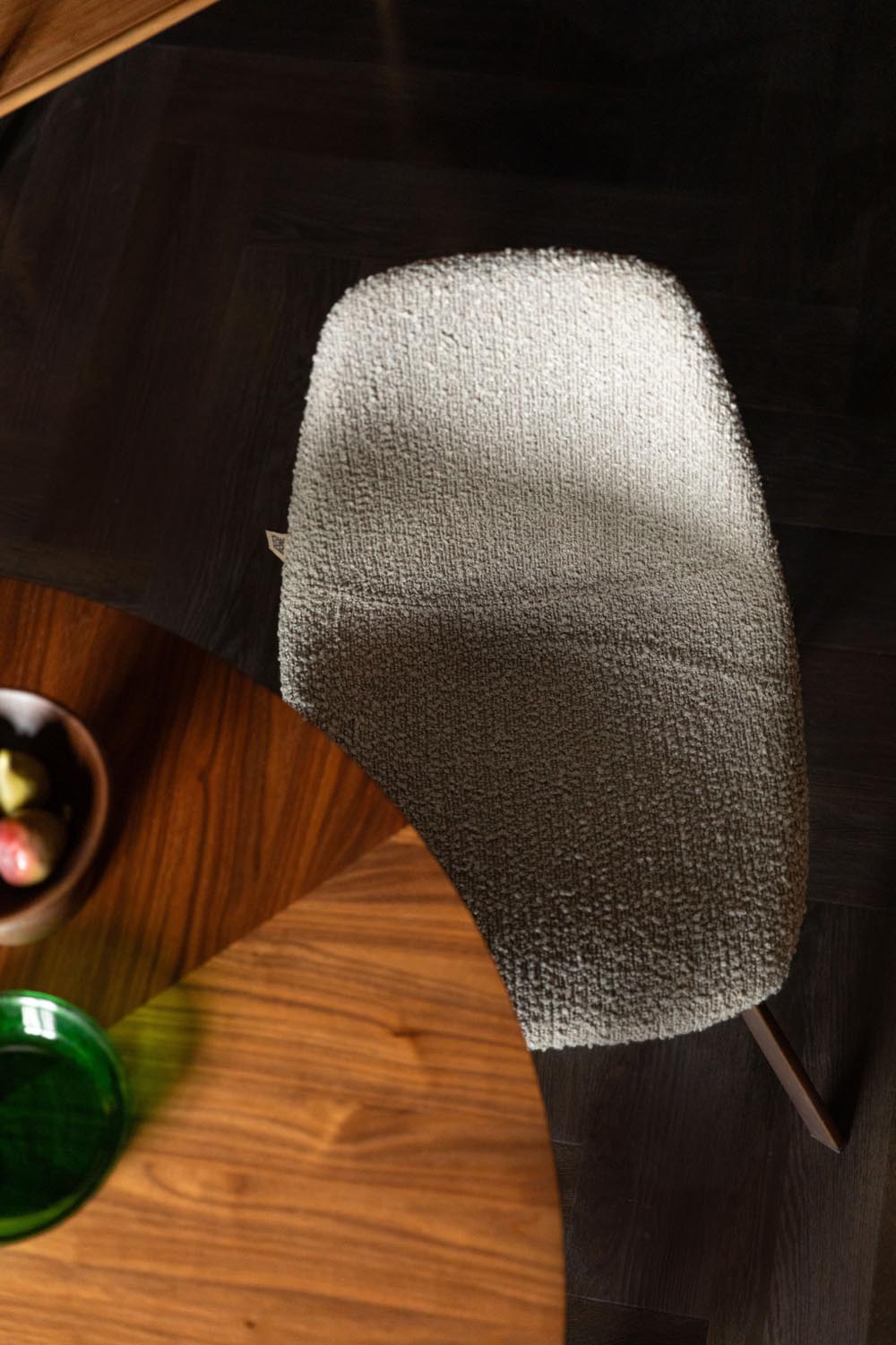 Dutchbone Franky: Stilvoller Bouclé-Stuhl für gehobenes Ambiente.