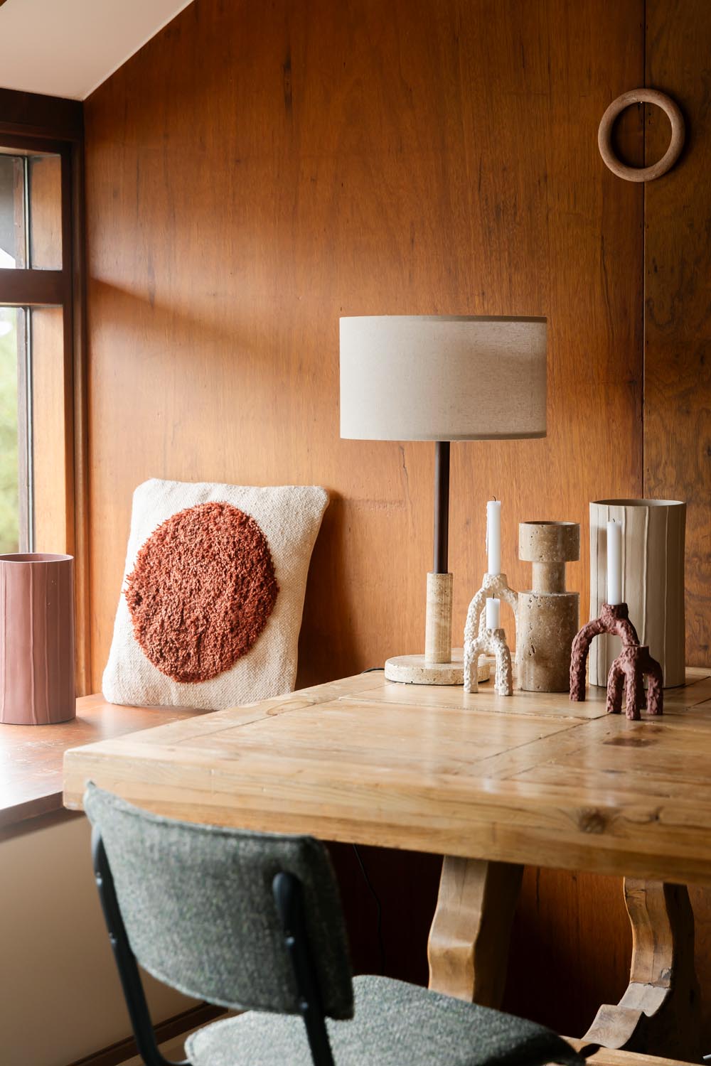 Stilvoller Kerzenhalter Paros Beige aus edlem Marmor von Dutchbone.