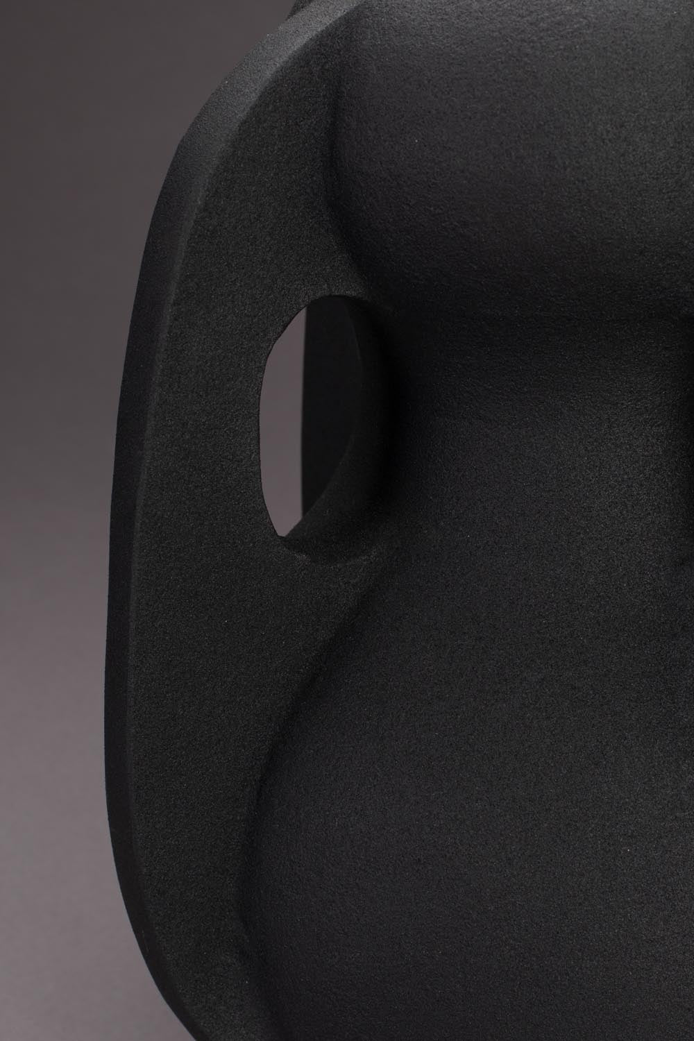 Vase Thiago L Schwarz: Modernes Design trifft auf edle Schlichtheit.