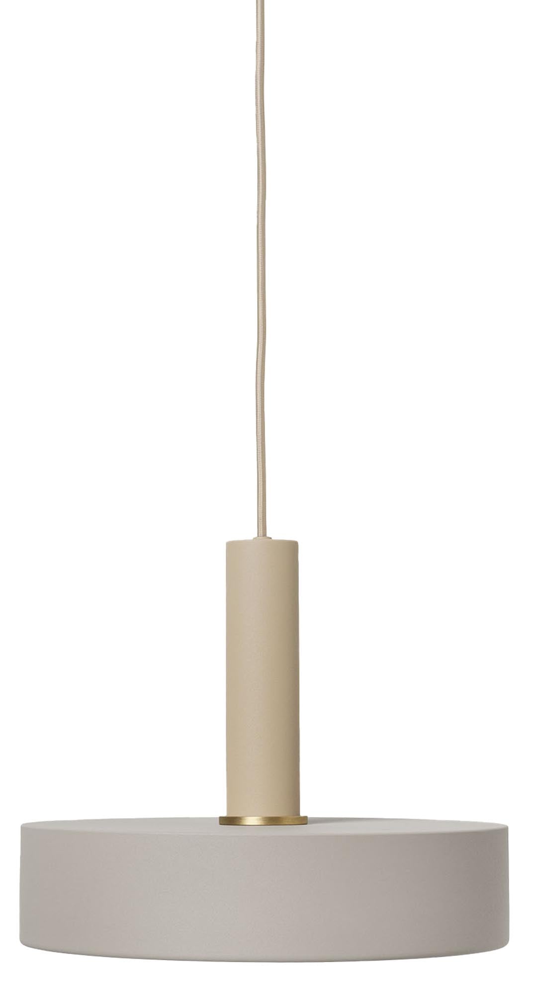 Stilvoller Collect Lampenschirm von Ferm Living: Hochwertiges Eisen, harmonische Lichtverteilung, ideal für Esszimmer und Leseecken.