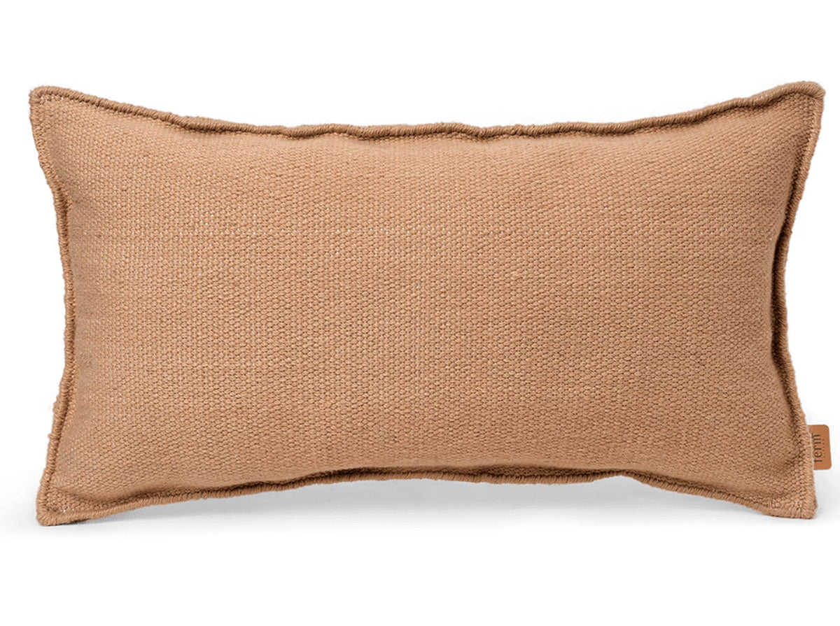 Desert Kissen in Sand präsentiert im Onlineshop von KAQTU Design AG. Gartenkissen ist von Ferm Living
