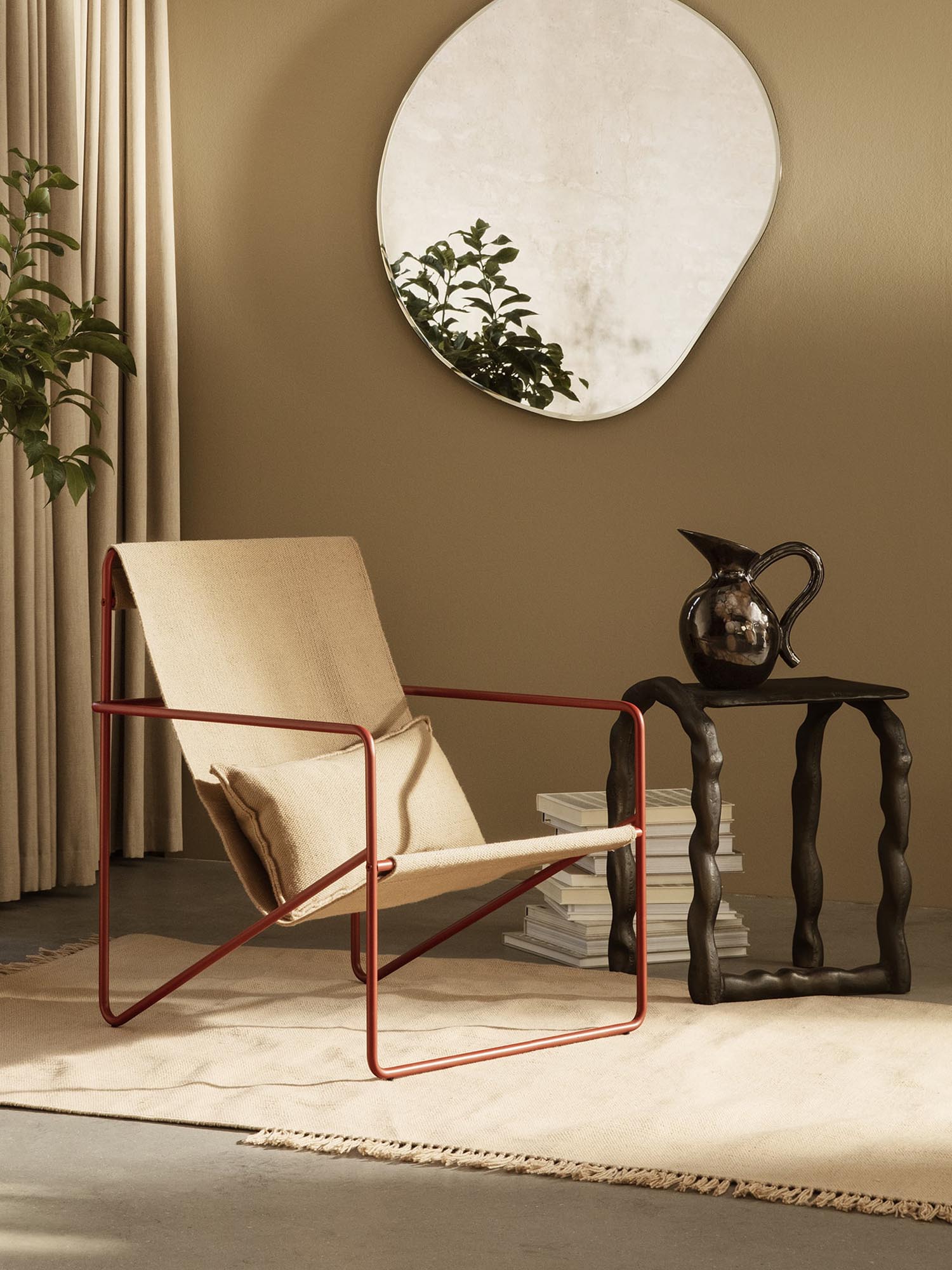 Entdecken Sie das elegante Desert Kissen von Ferm Living, gefertigt aus nachhaltigen Materialien für ein modernes Wohnambiente.