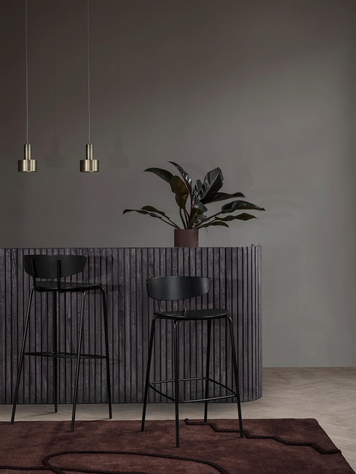 Herman Barstuhl hoch in Schwarz präsentiert im Onlineshop von KAQTU Design AG. Barstuhl ist von Ferm Living