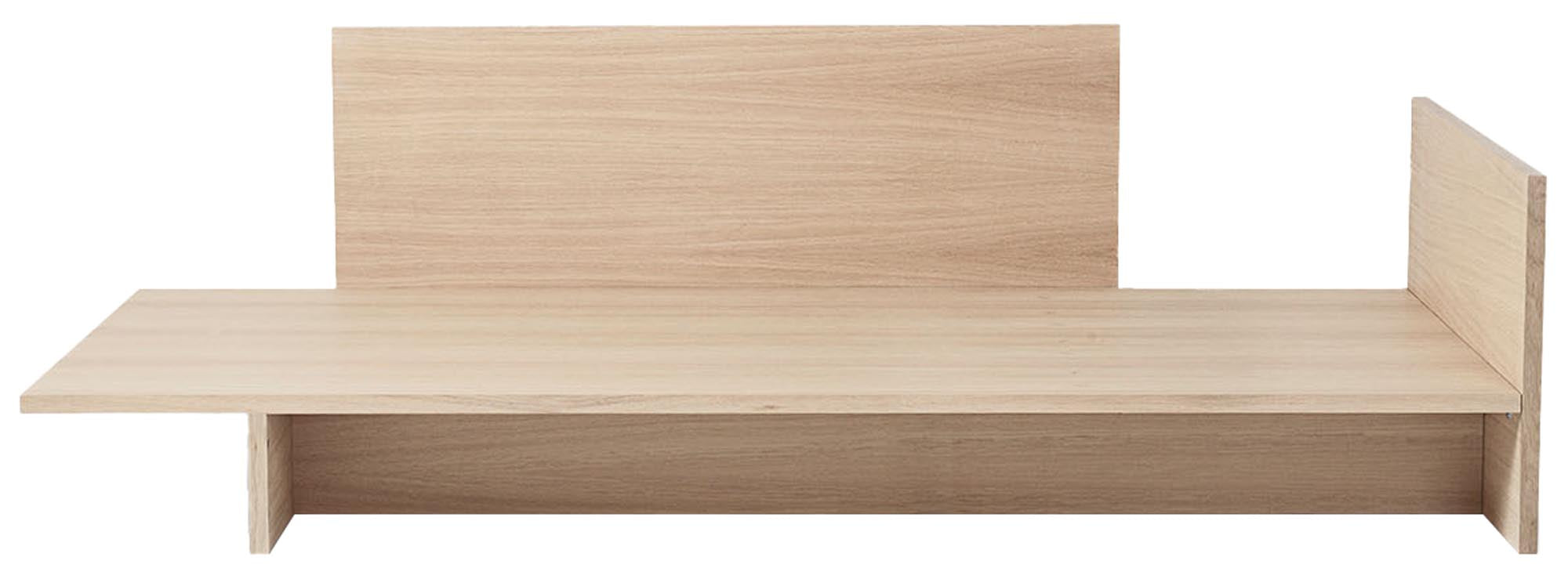 Kona Bett von Ferm Living: Inspiriert von japanischem Design, robustes Eichenfurnier, perfekt als Schlafcouch oder Einzelbett für Gäste.